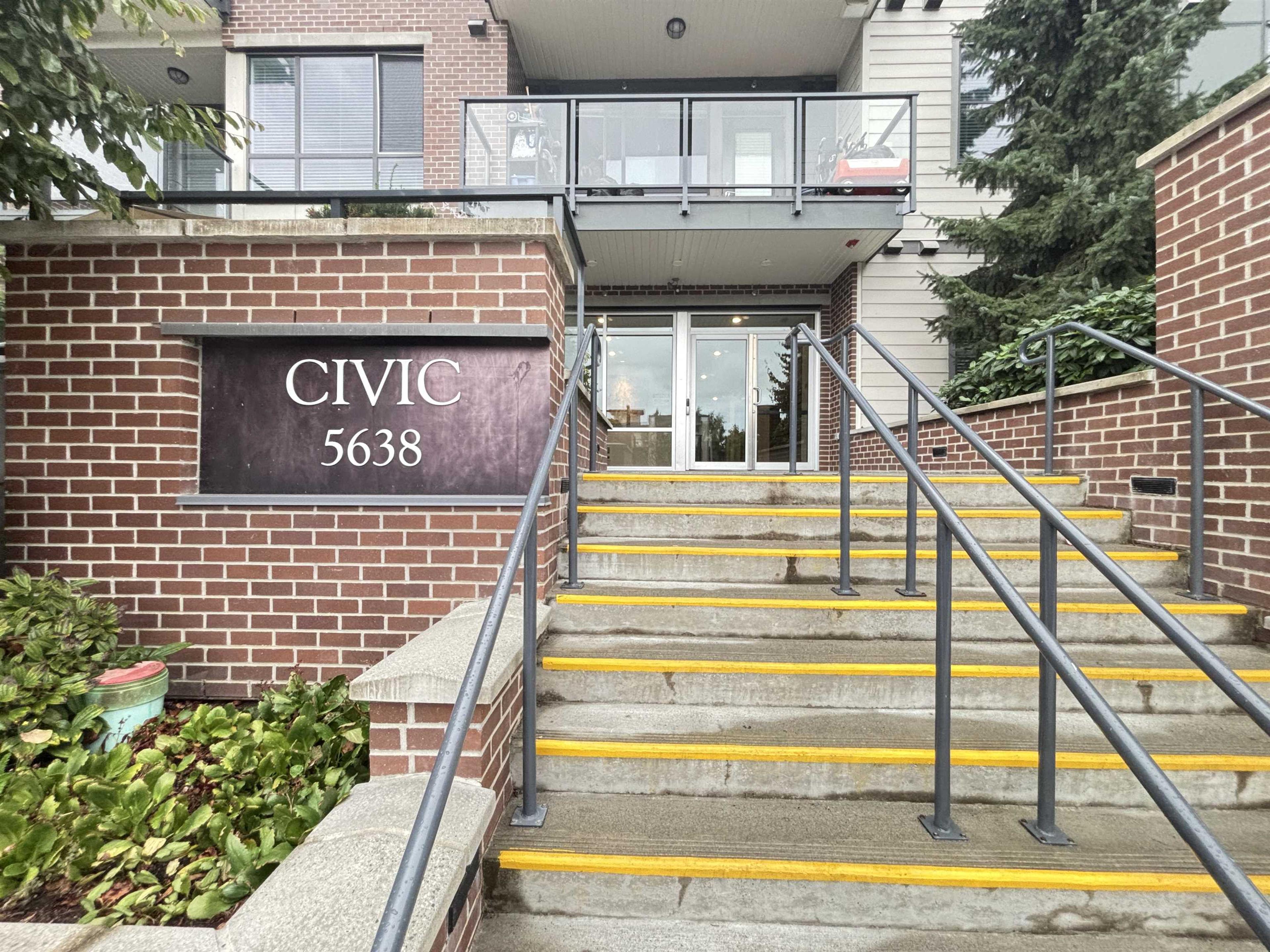 5638 201a Street, Langley - Exteriors - Photo 2