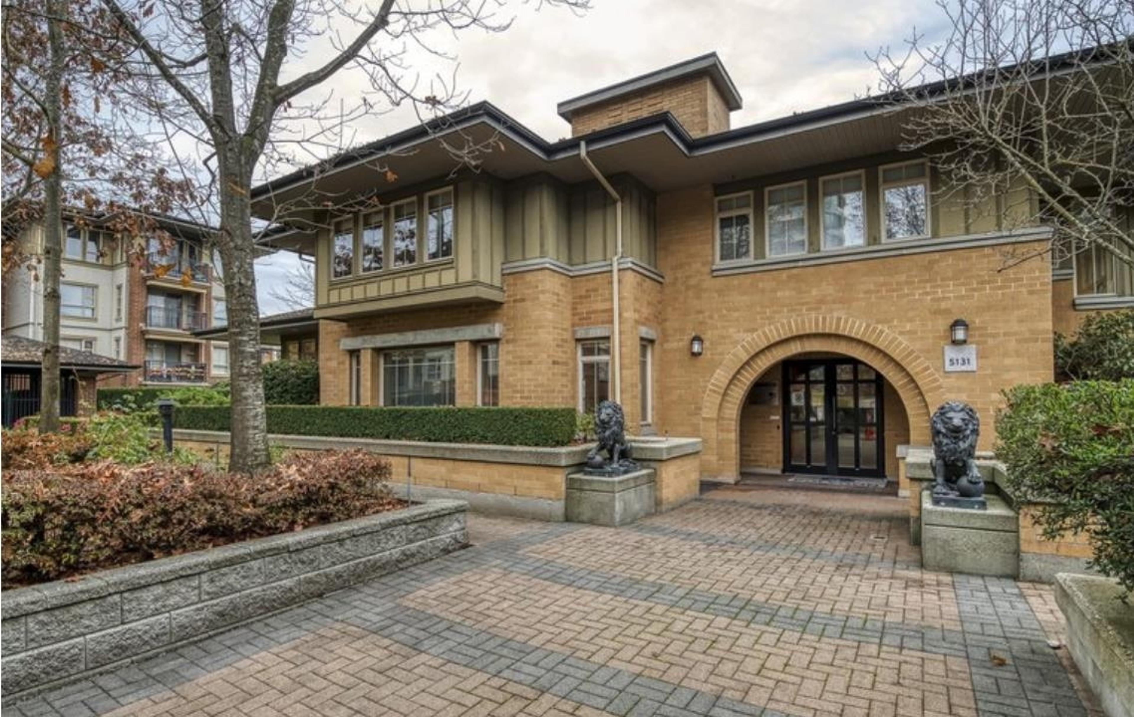 5117 Garden City Road, Richmond - Exteriors - Photo 2