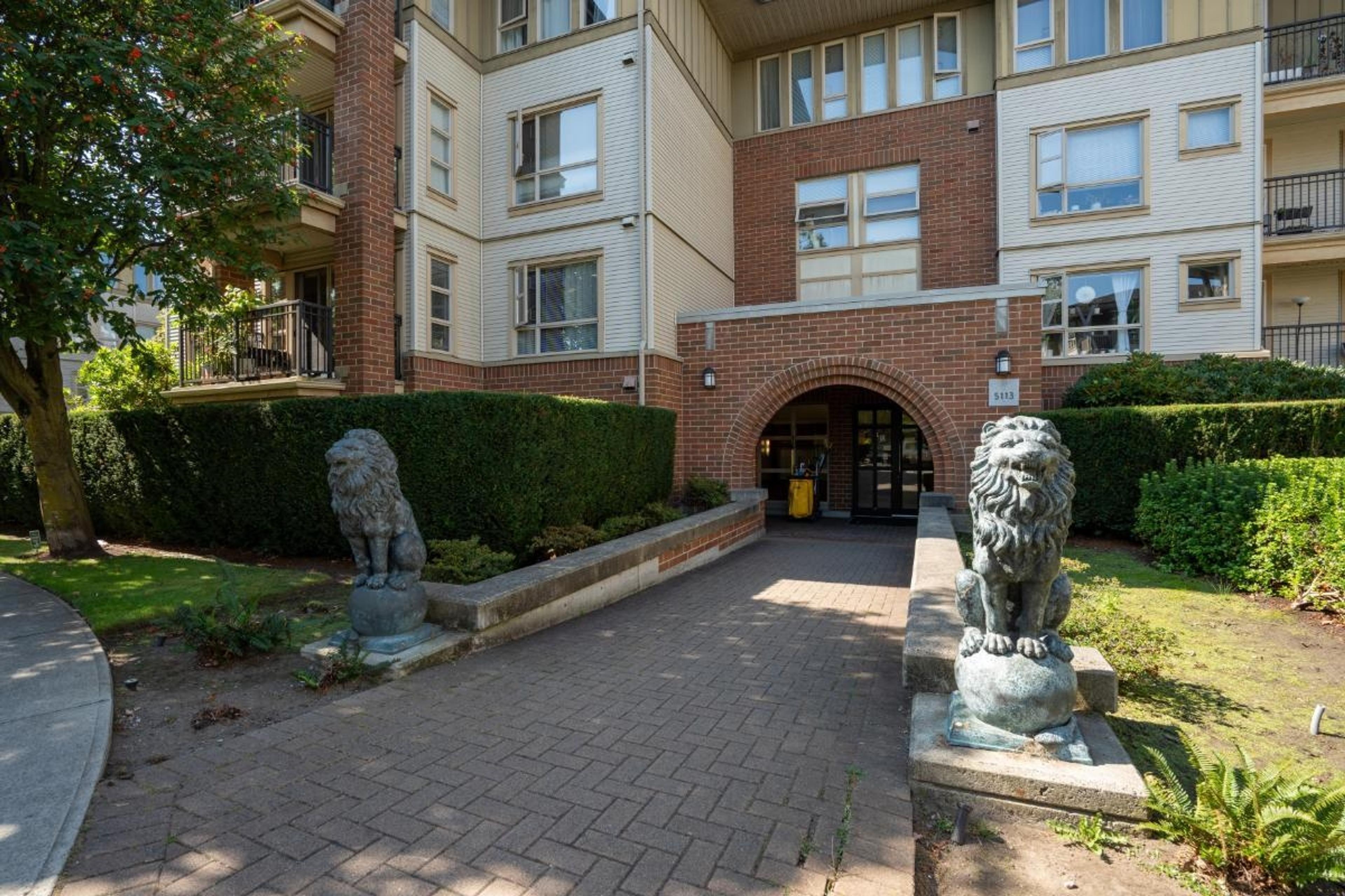 5117 Garden City Road, Richmond - Exteriors - Photo 5