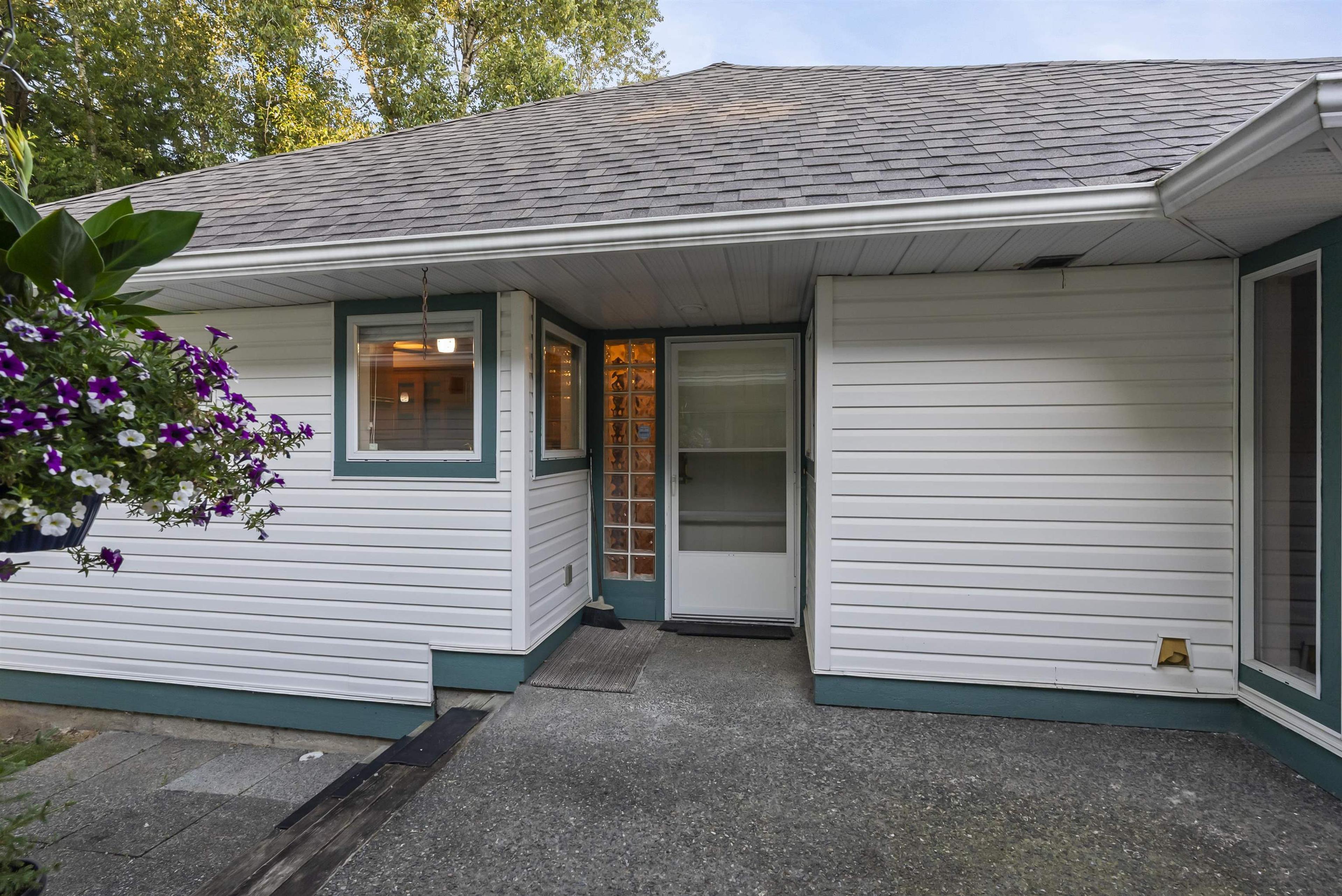 10172 141 Street, Surrey - Exteriors - Photo 12