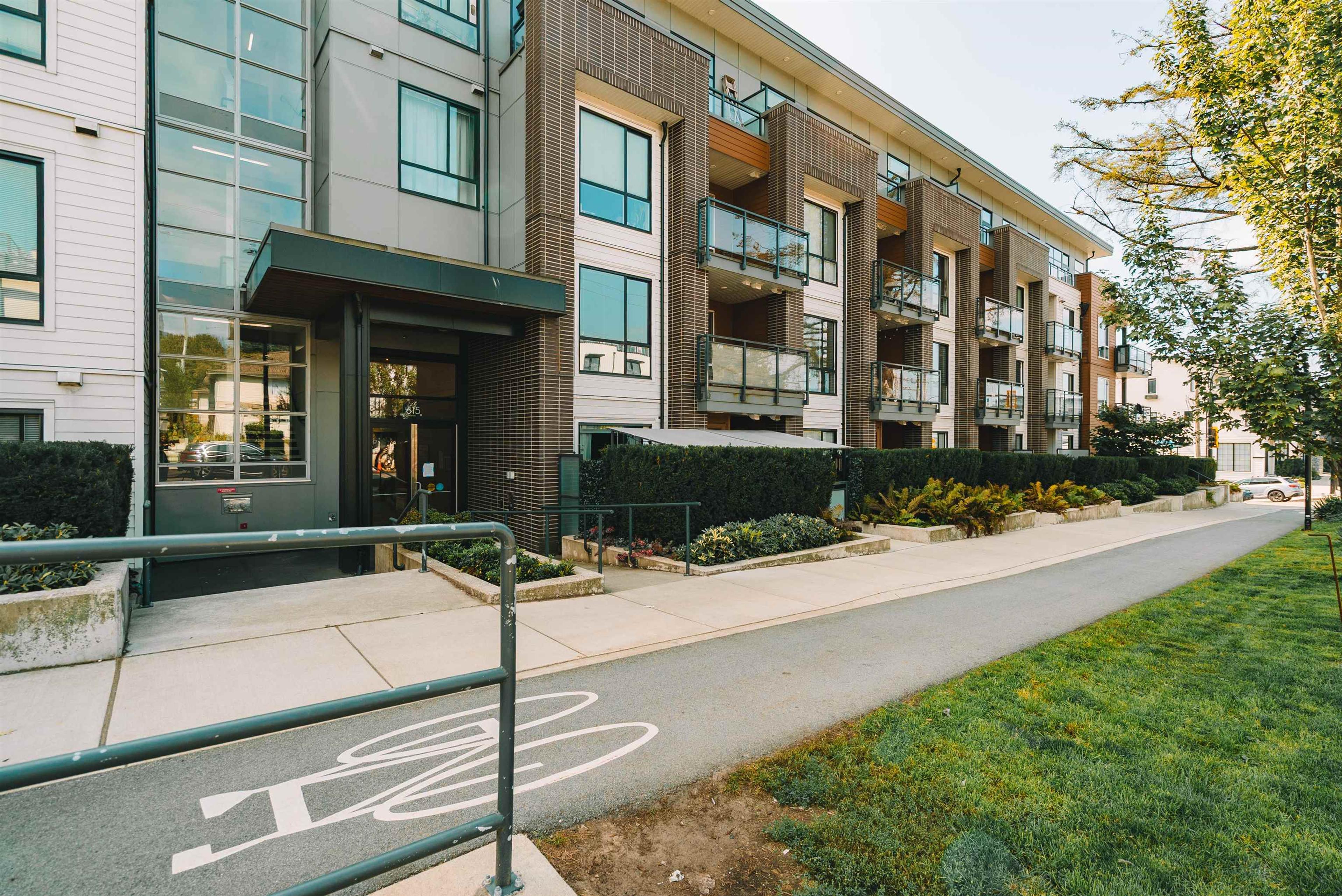 615 E 3rd Street, North Vancouver - Exteriors - Photo 1