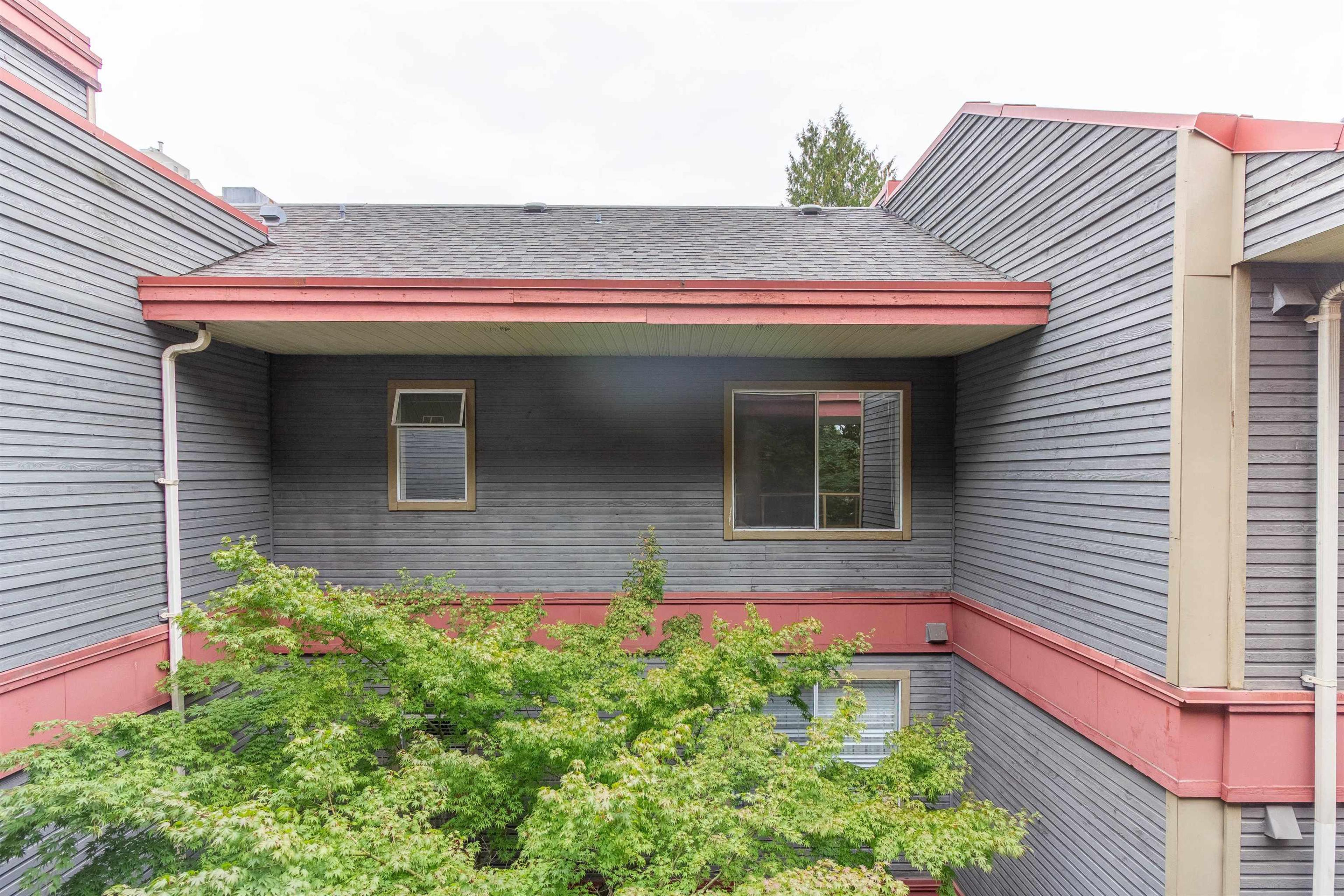 4951 Sanders Street, Burnaby - Exteriors - Photo 1