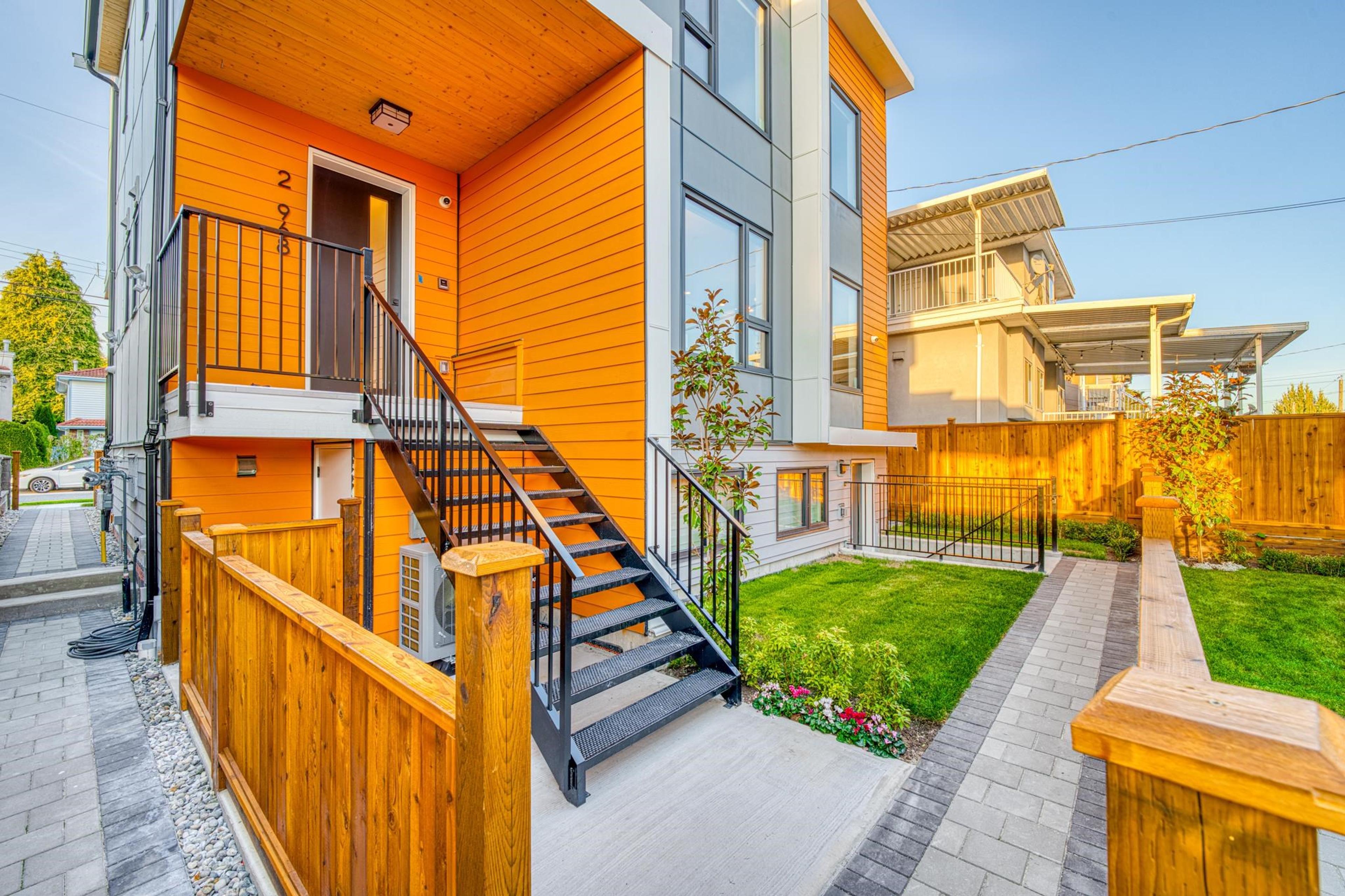 968 E 55th Avenue, Vancouver - Exteriors - Photo 3