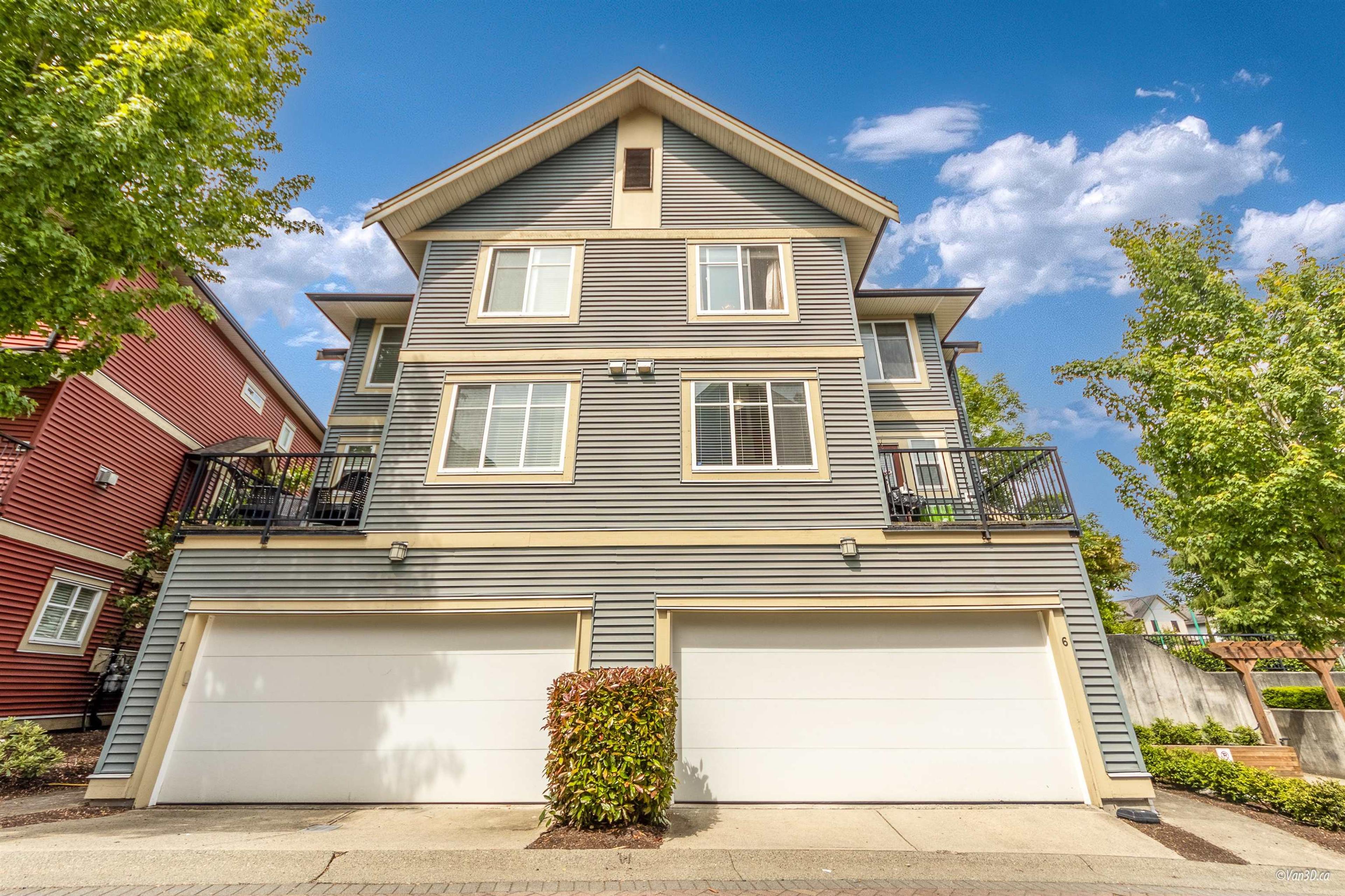 6635 192 Street, Surrey - Exteriors - Photo 3