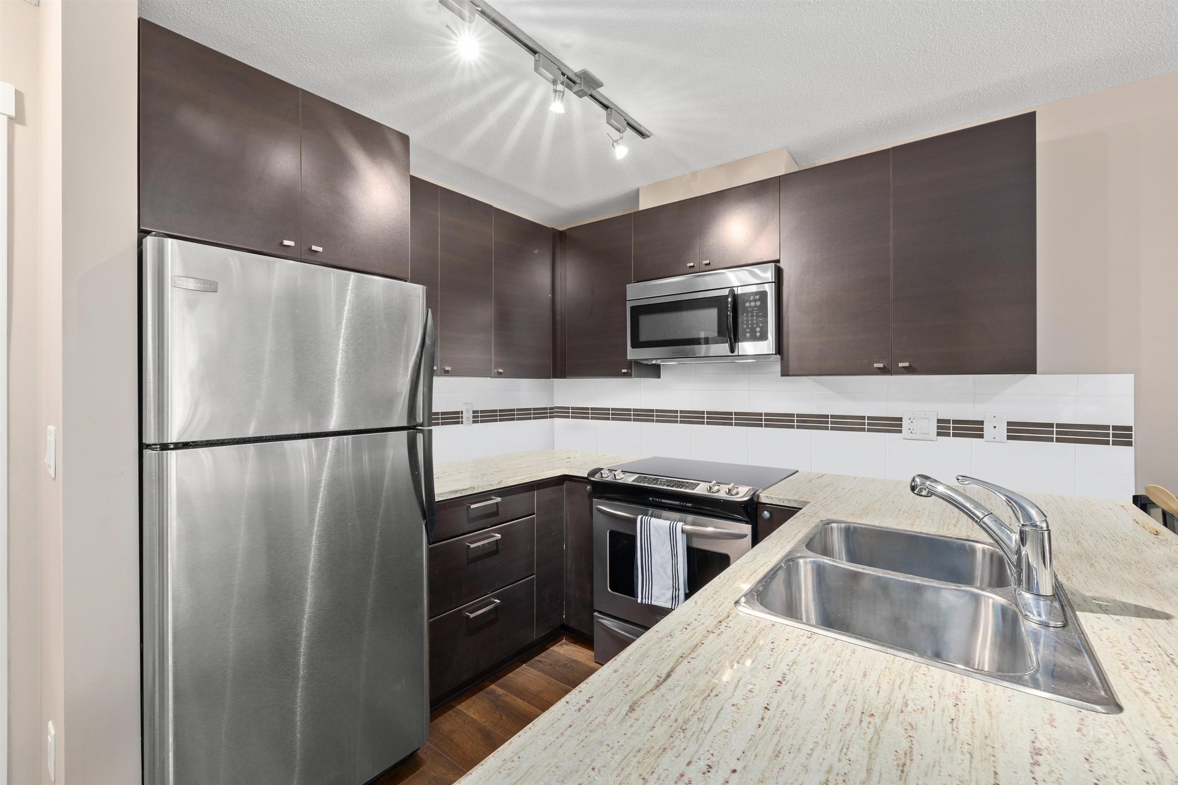 6500 194 Street, Surrey - Exteriors - Photo 1