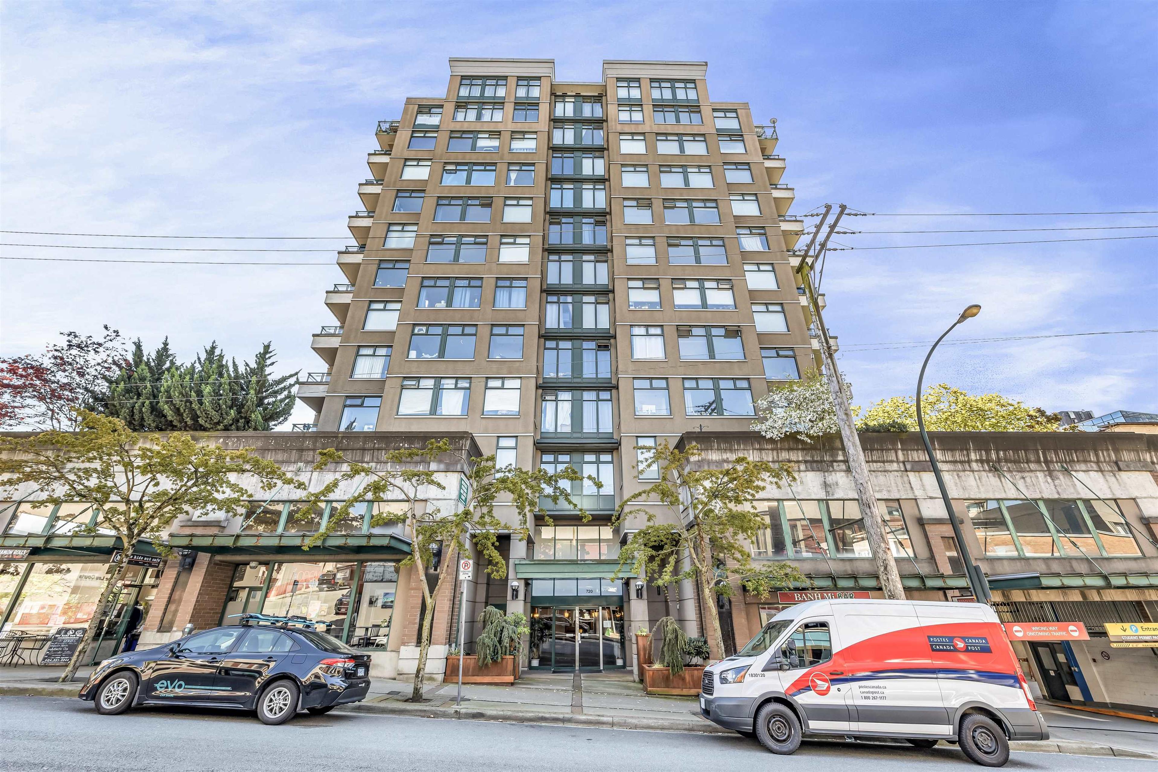 720 Carnarvon Street, New Westminster - Exteriors - Photo 1