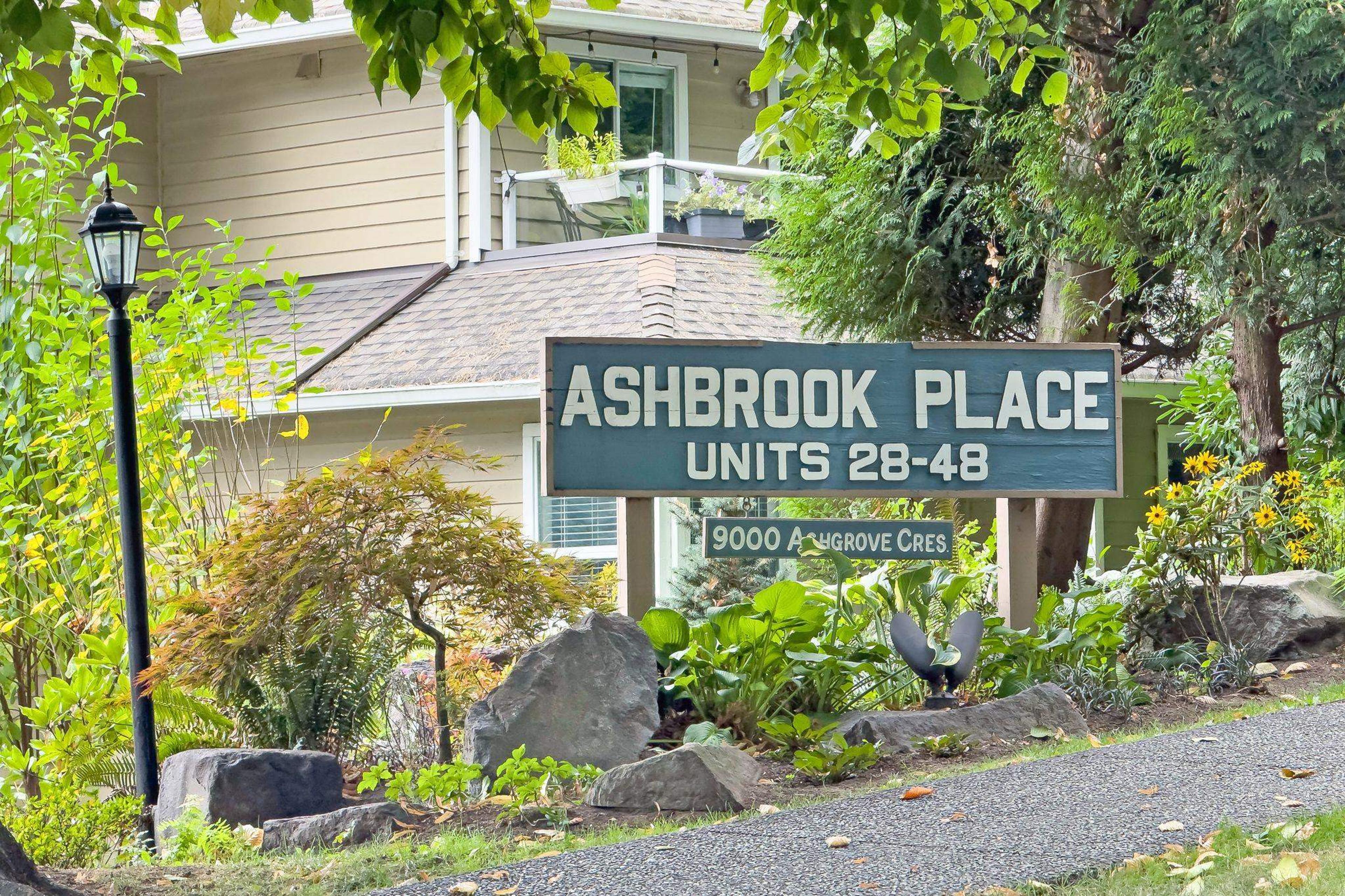 9000 Ash Grove Crescent, Burnaby - Exteriors - Photo 5