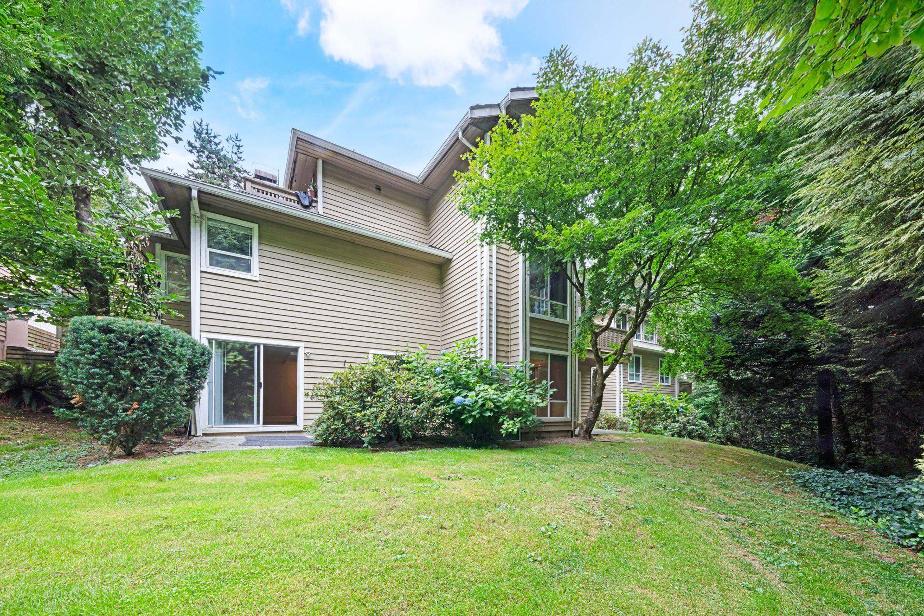 9000 Ash Grove Crescent, Burnaby - Exteriors - Photo 7