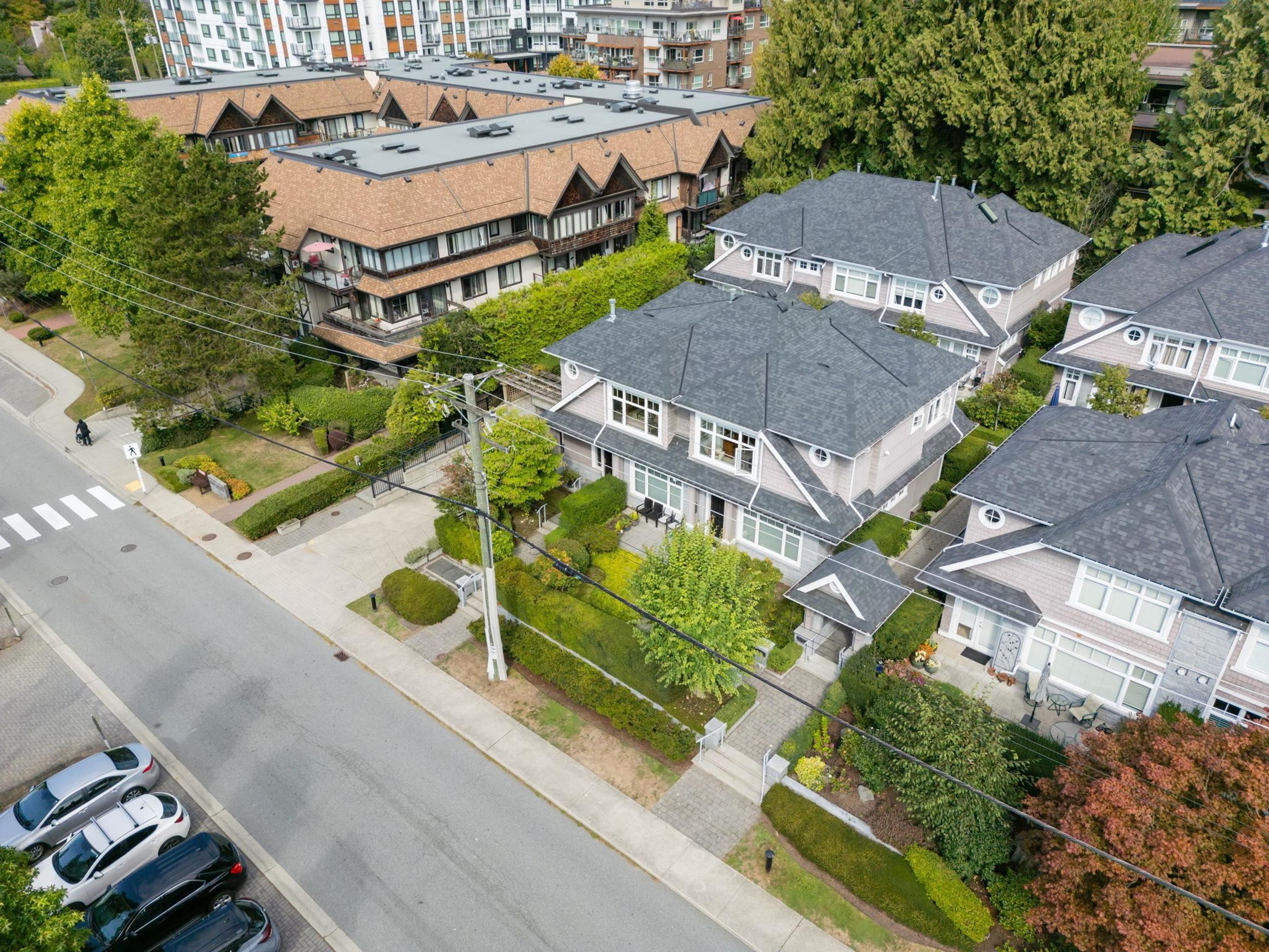 2129 Gordon Avenue, West Vancouver - Exteriors - Full Complex View, Drone/Aerial View - Photo 8