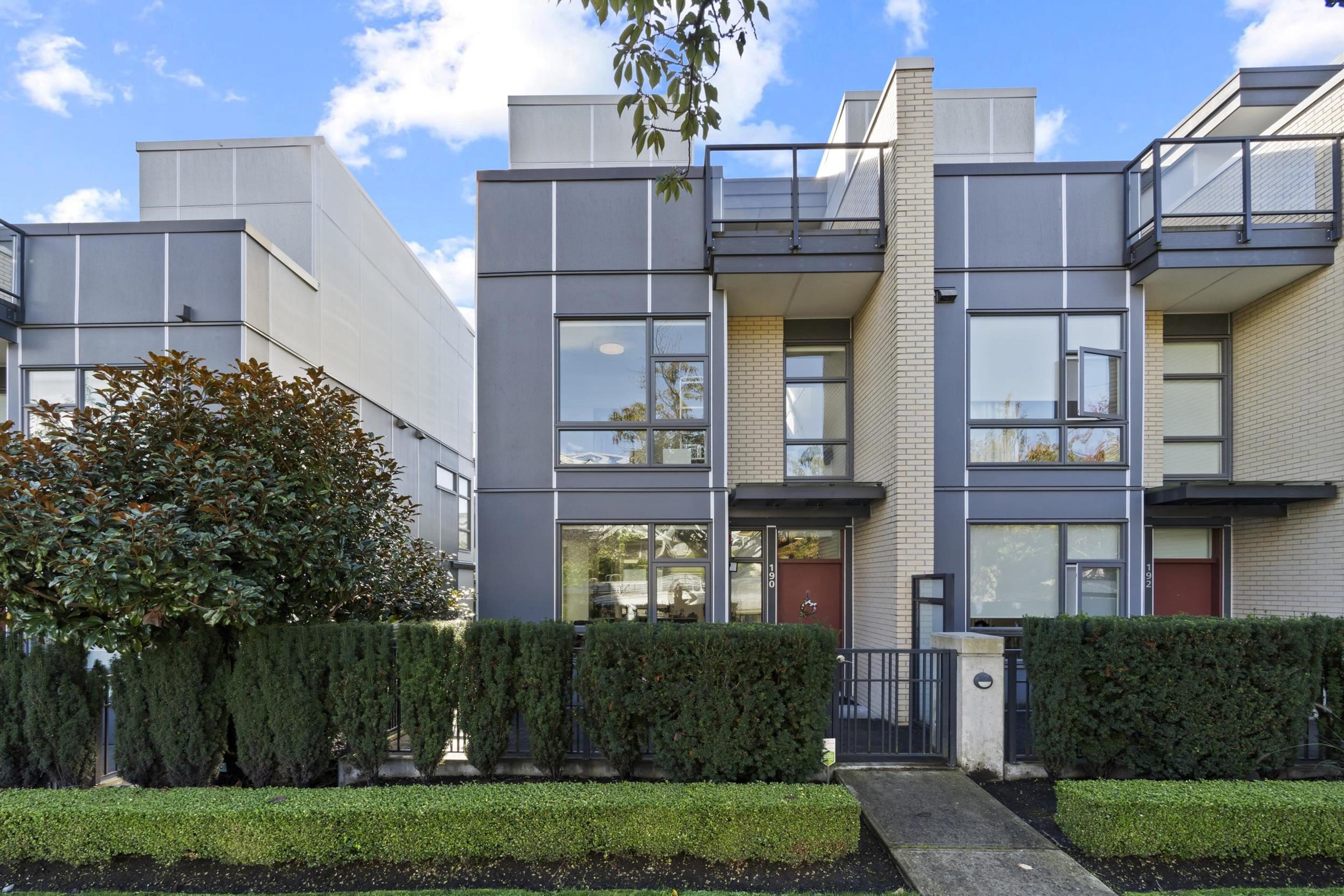 190 W 63rd Avenue, Vancouver - Exteriors - Full Complex View - Photo 2