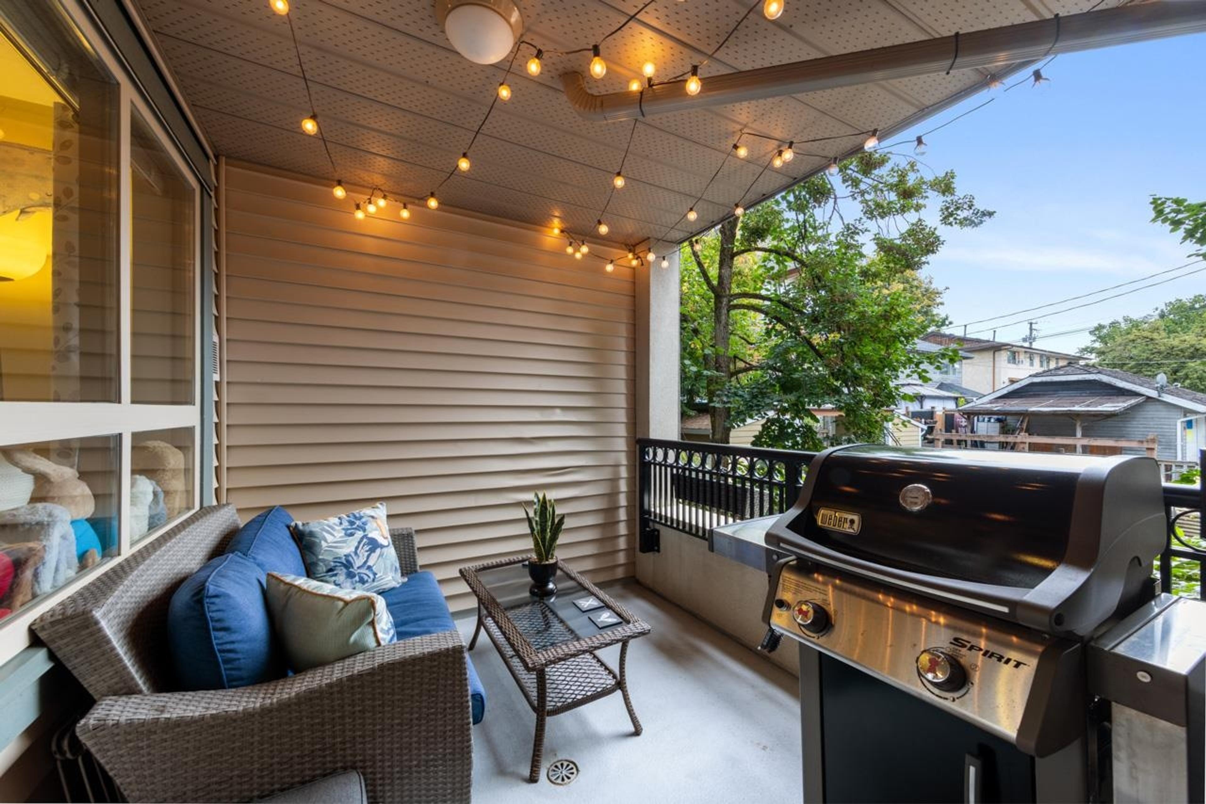 150 W 22nd Street, North Vancouver - Exteriors - Photo 1