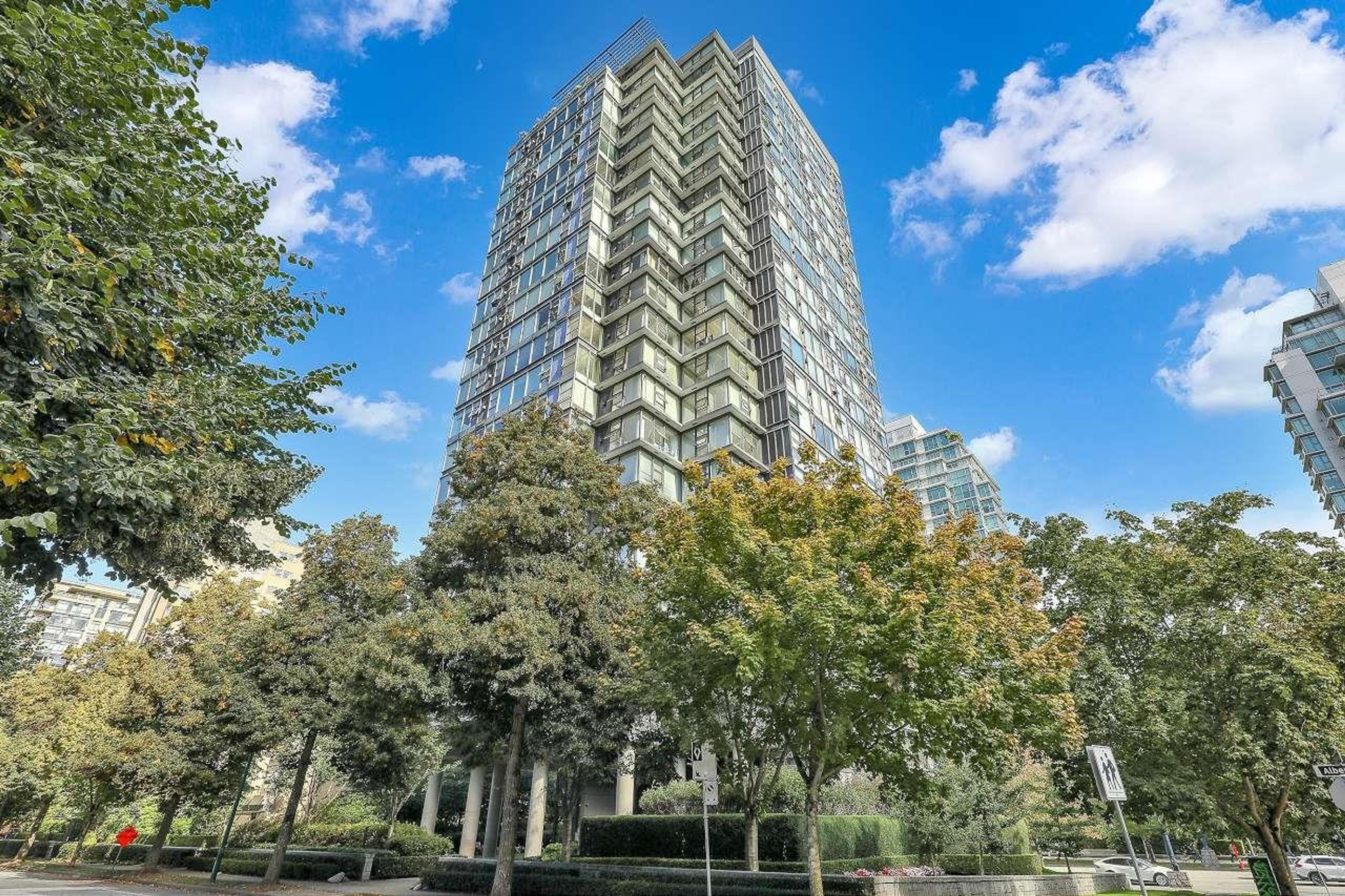 1723 Alberni Street, Vancouver - Exteriors - Photo 1