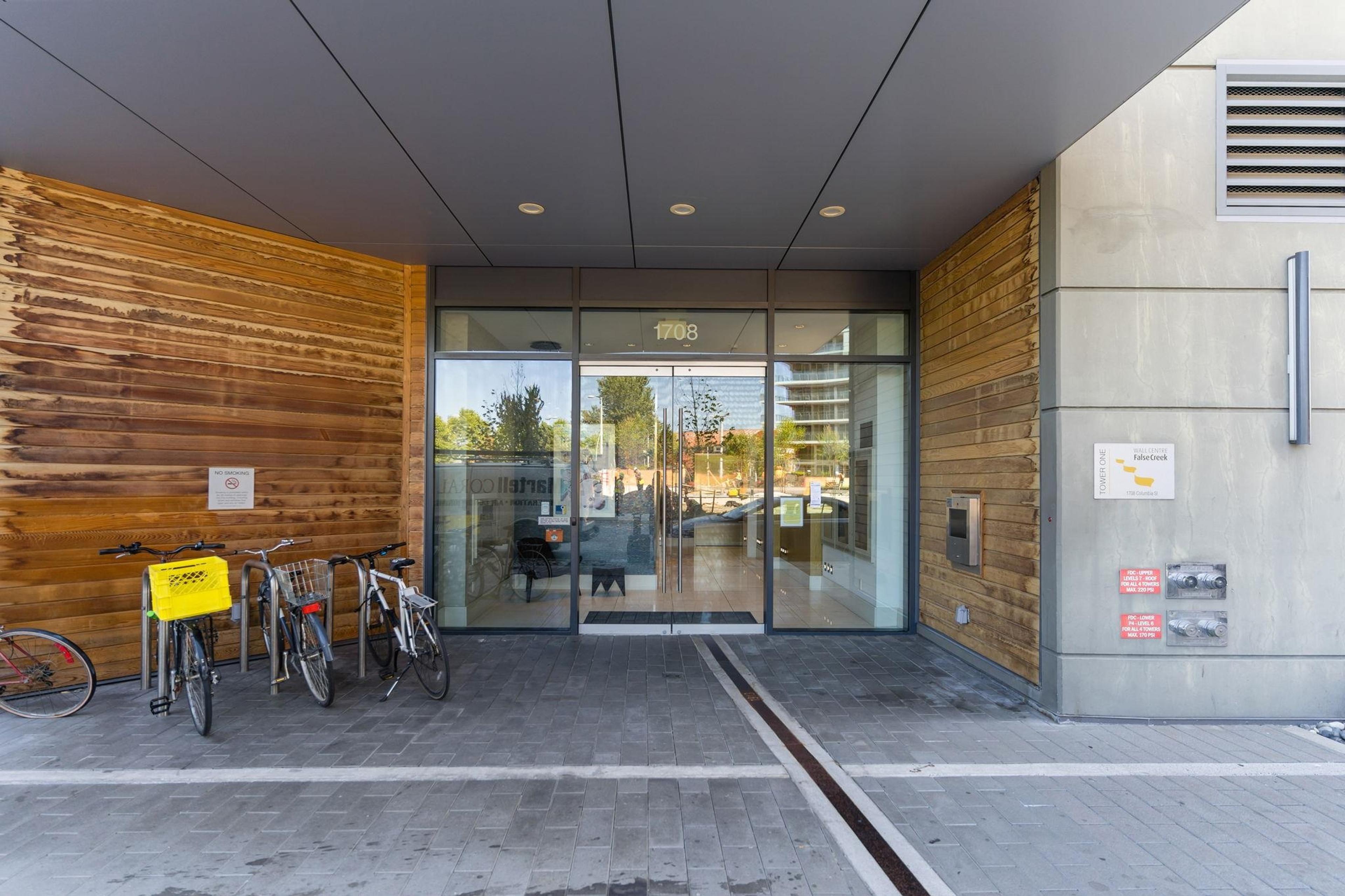 1708 Columbia Street, Vancouver - Exteriors - Photo 2