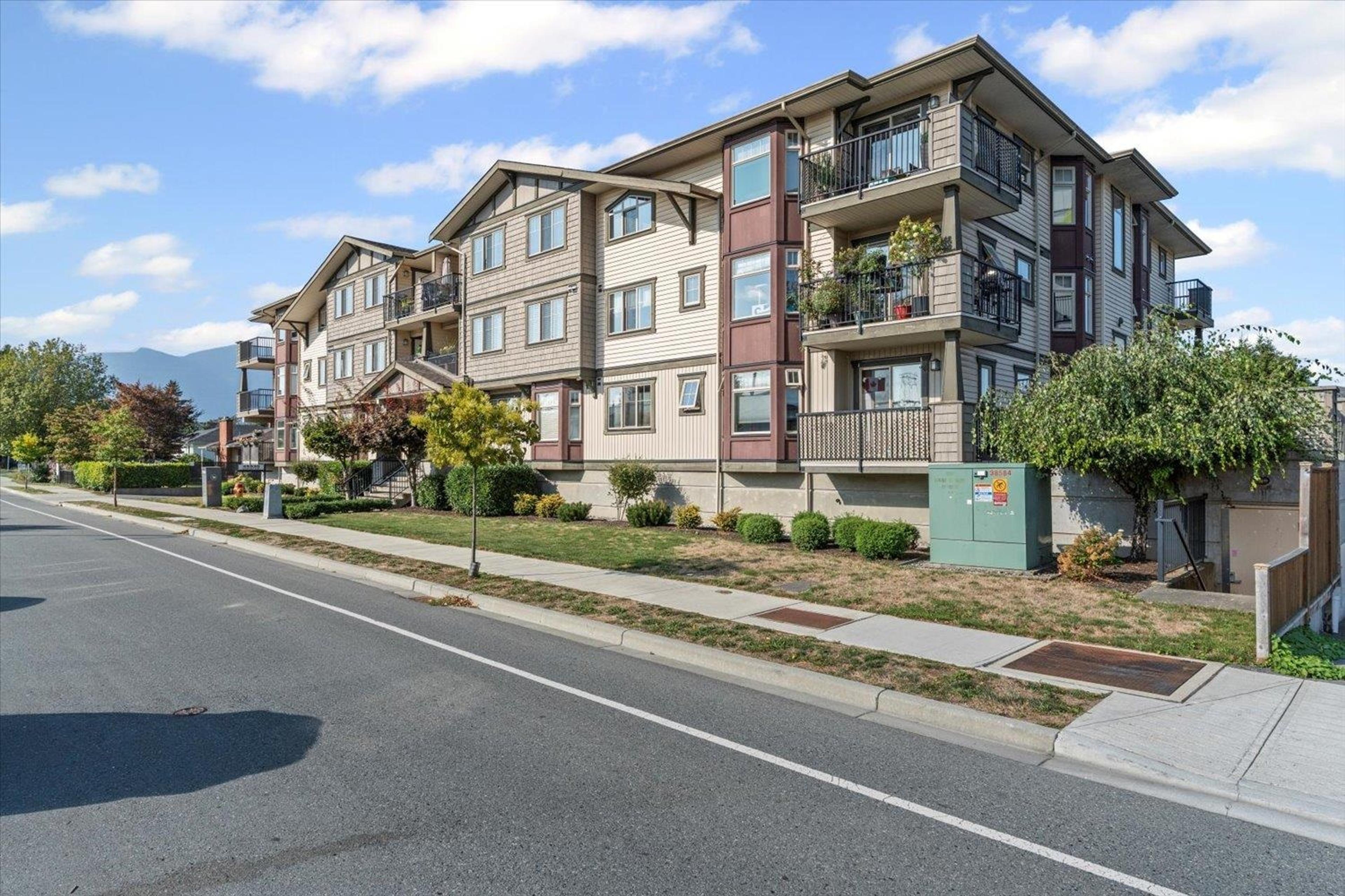 45535 Spadina Avenue, Chilliwack - Exteriors - Photo 3