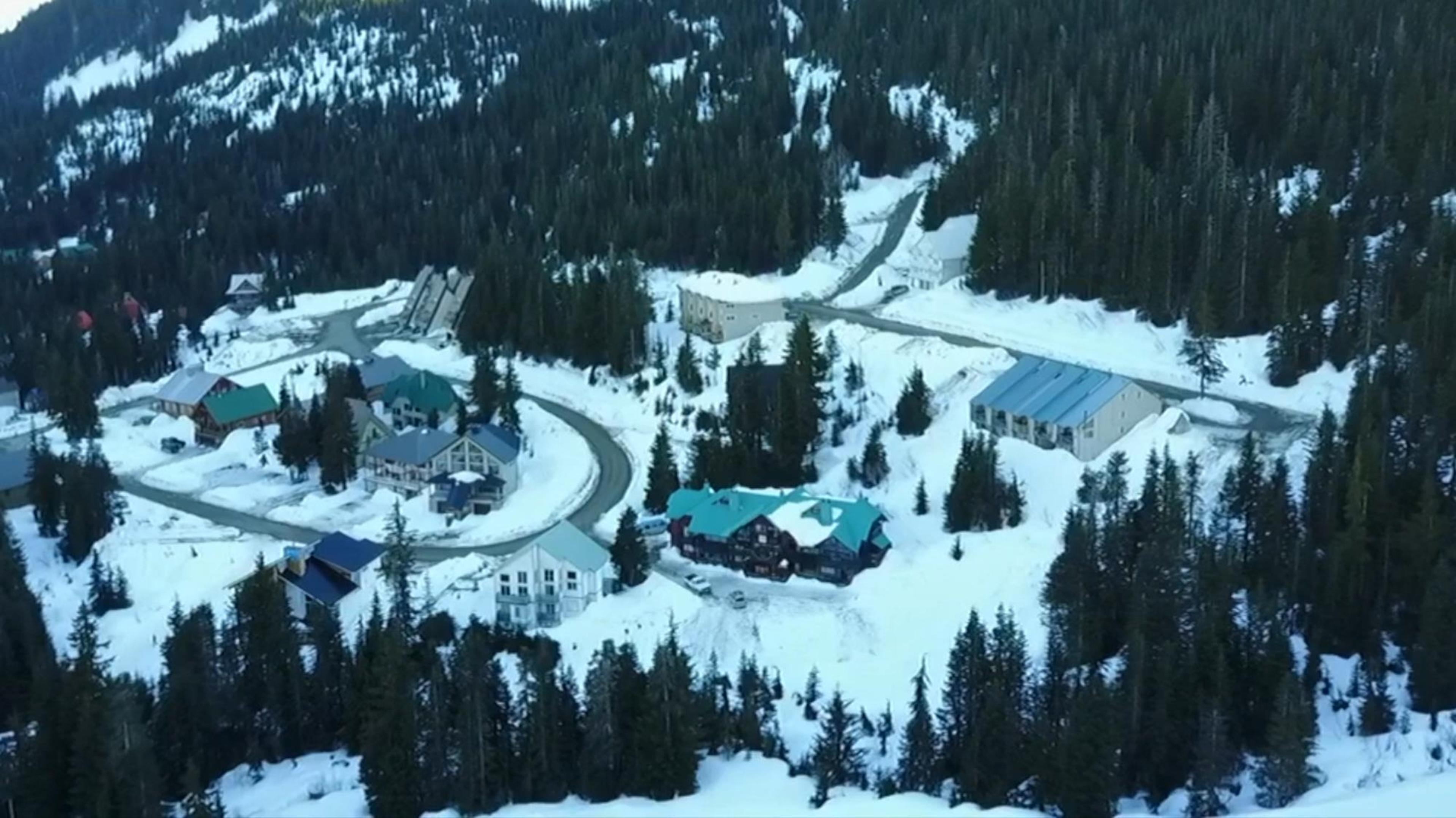 20940 Snowflake Crescent, Agassiz - Exteriors - Full Complex View, Drone/Aerial View - Photo 1