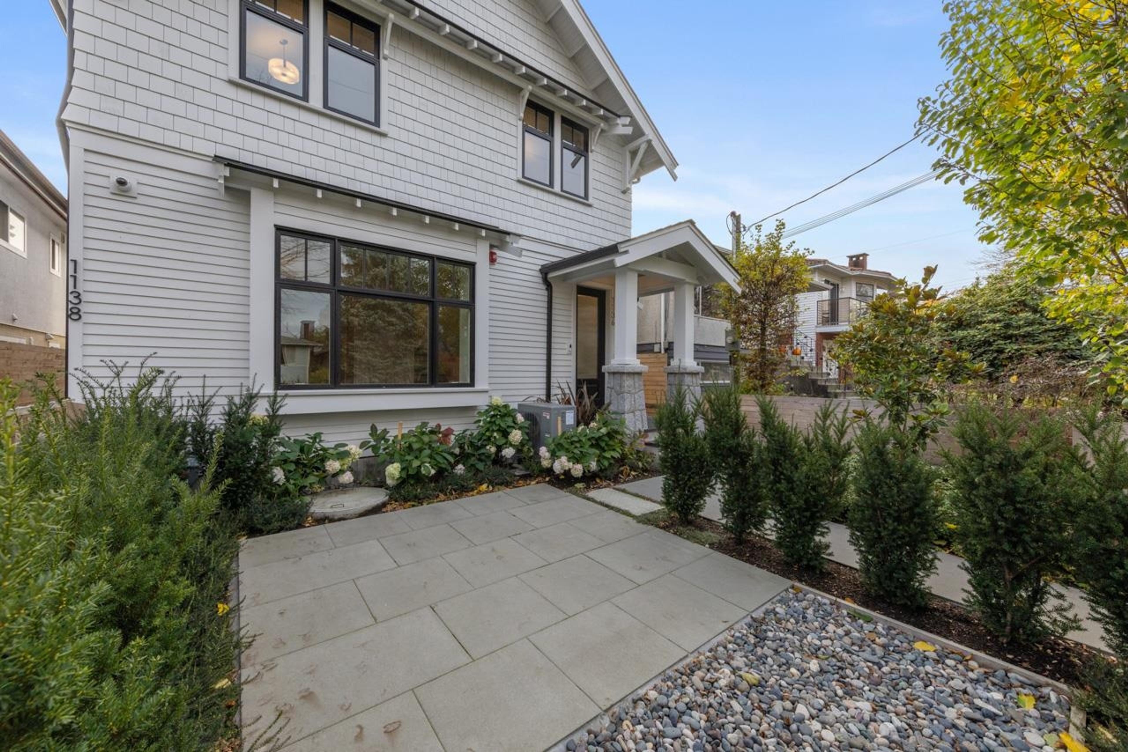 1138 E 26th Avenue, Vancouver - Exteriors - Photo 1