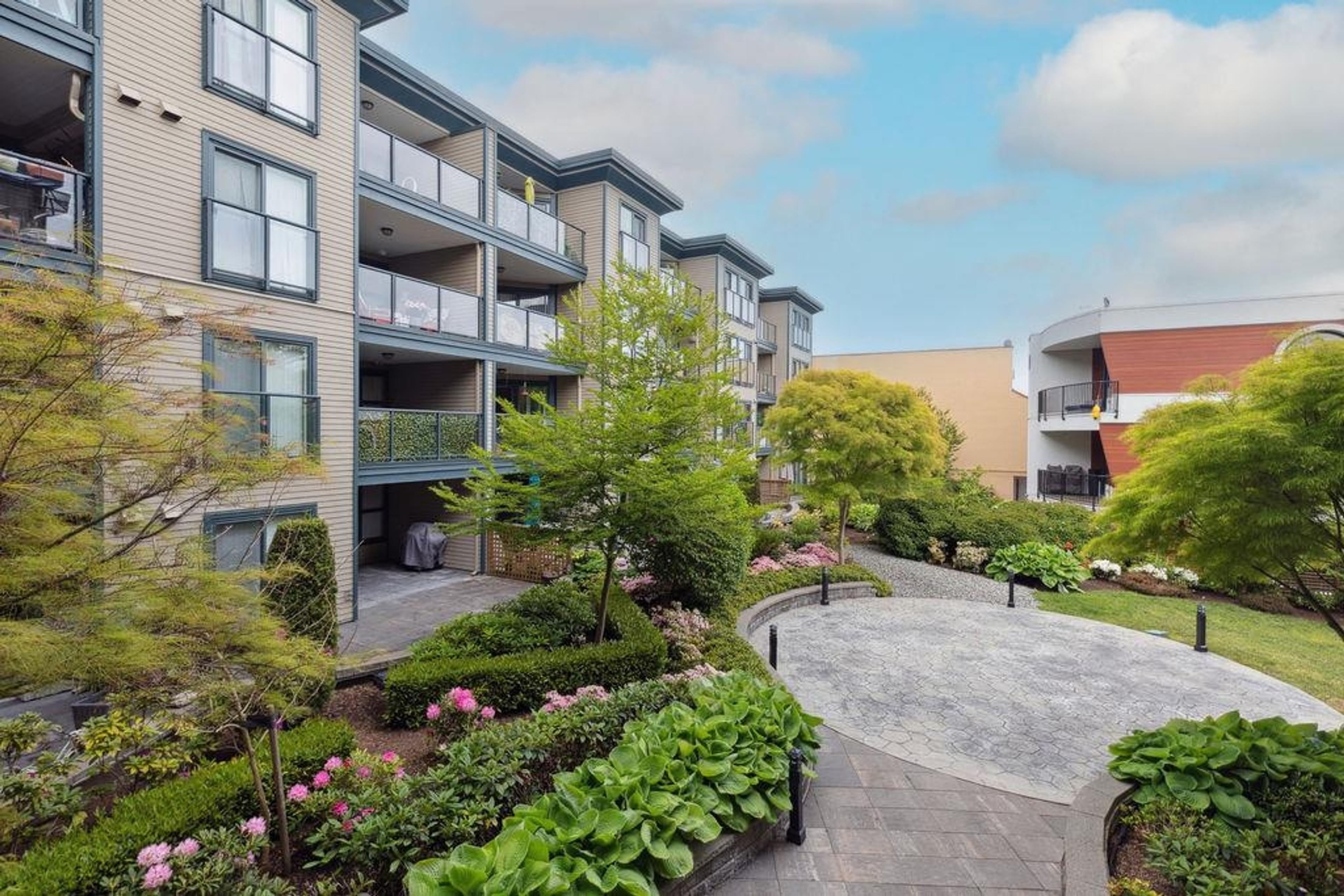 15210 Pacific Avenue, White Rock - Exteriors - Full Complex View - Photo 2