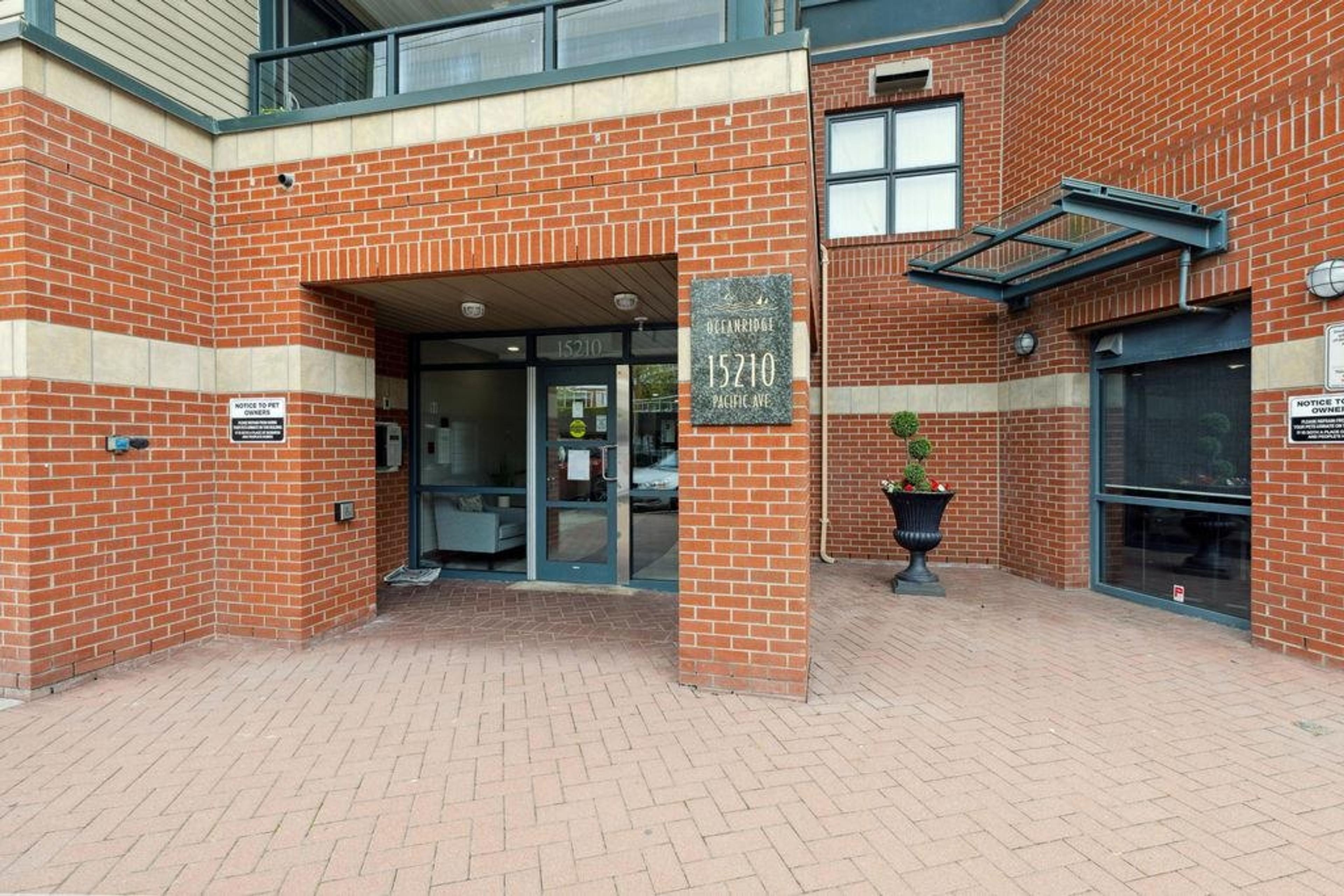 15210 Pacific Avenue, White Rock - Exteriors - Photo 4