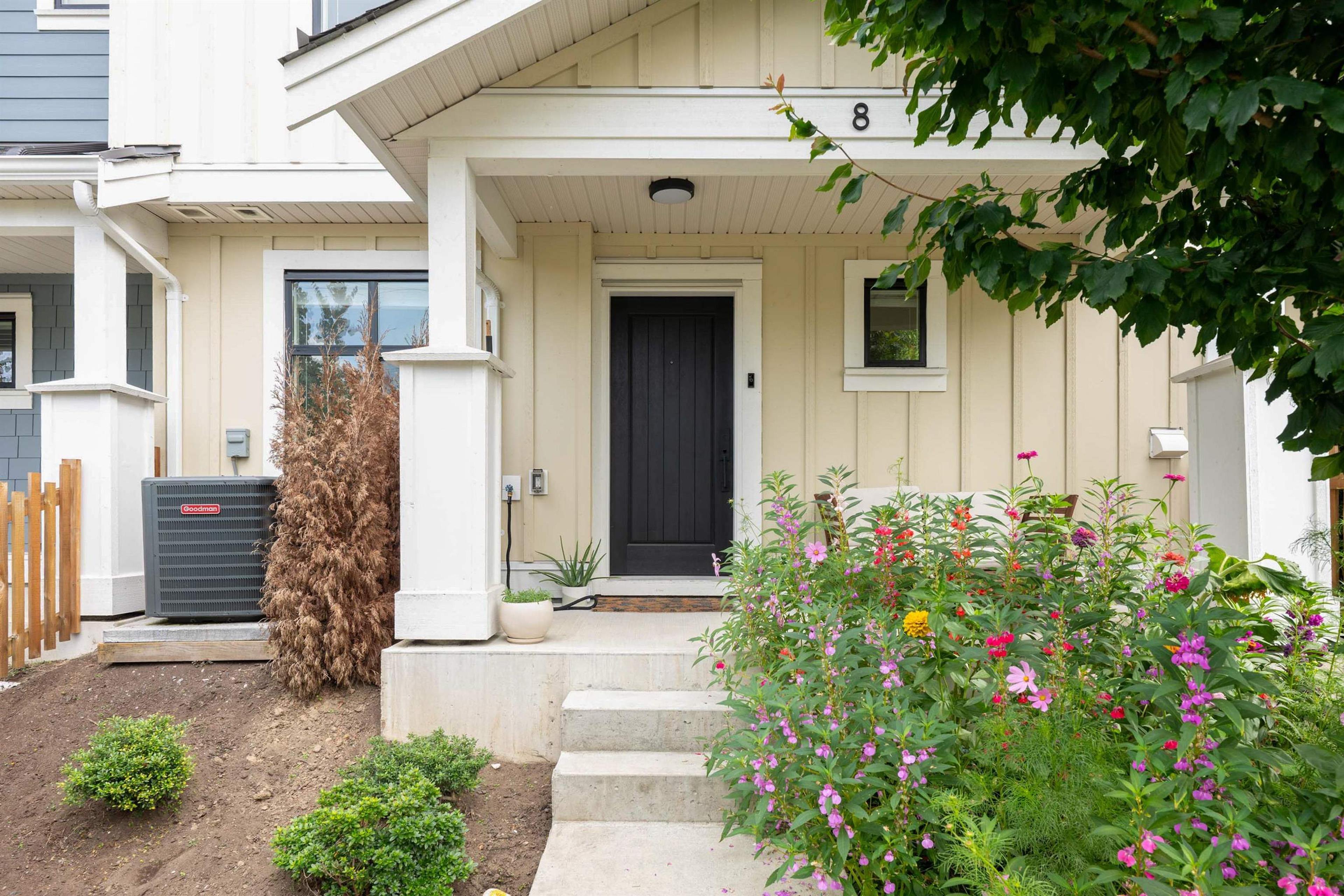 20261 72b Avenue, Langley - Exteriors - Photo 4