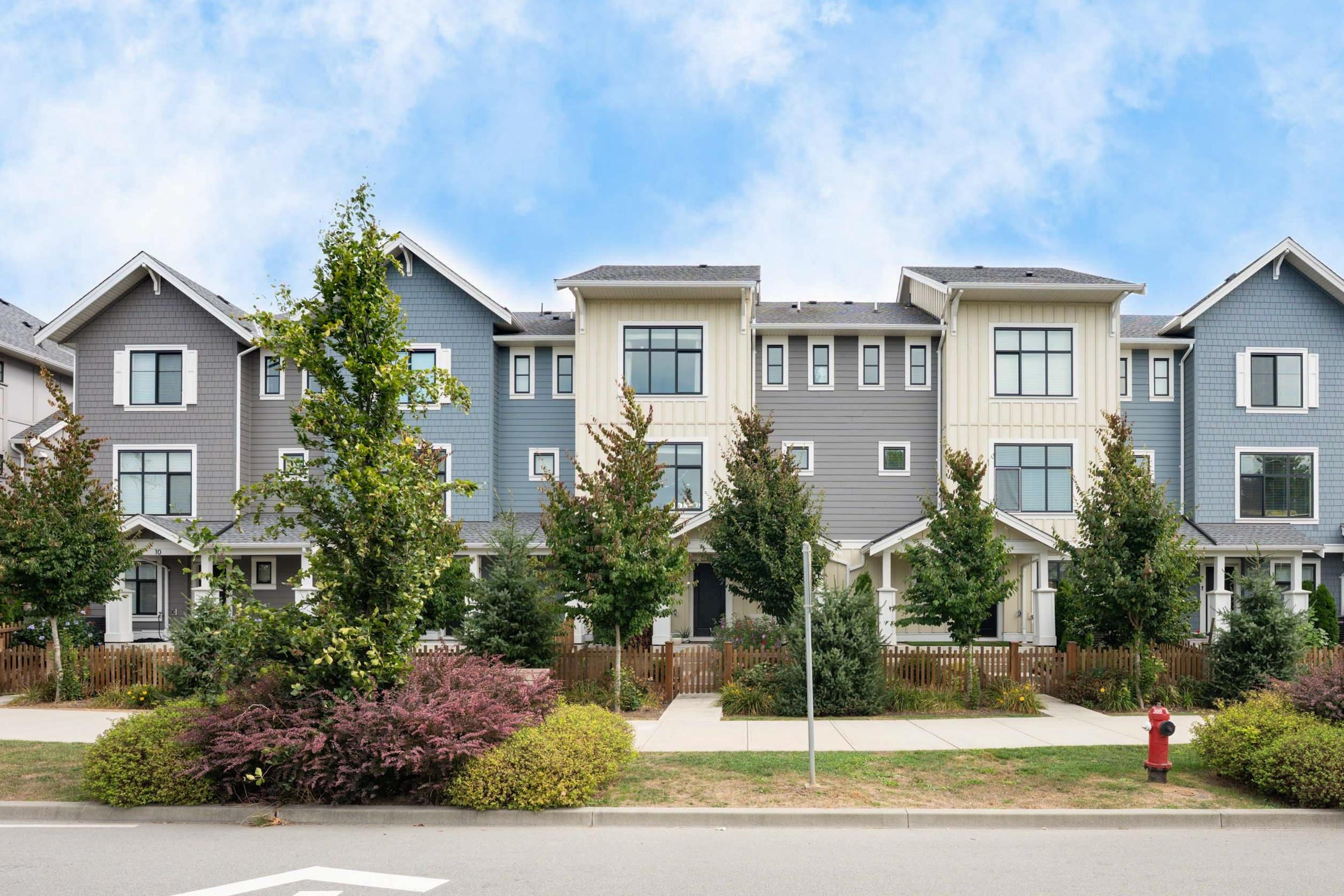 20261 72b Avenue, Langley - Exteriors - Full Complex View - Photo 5