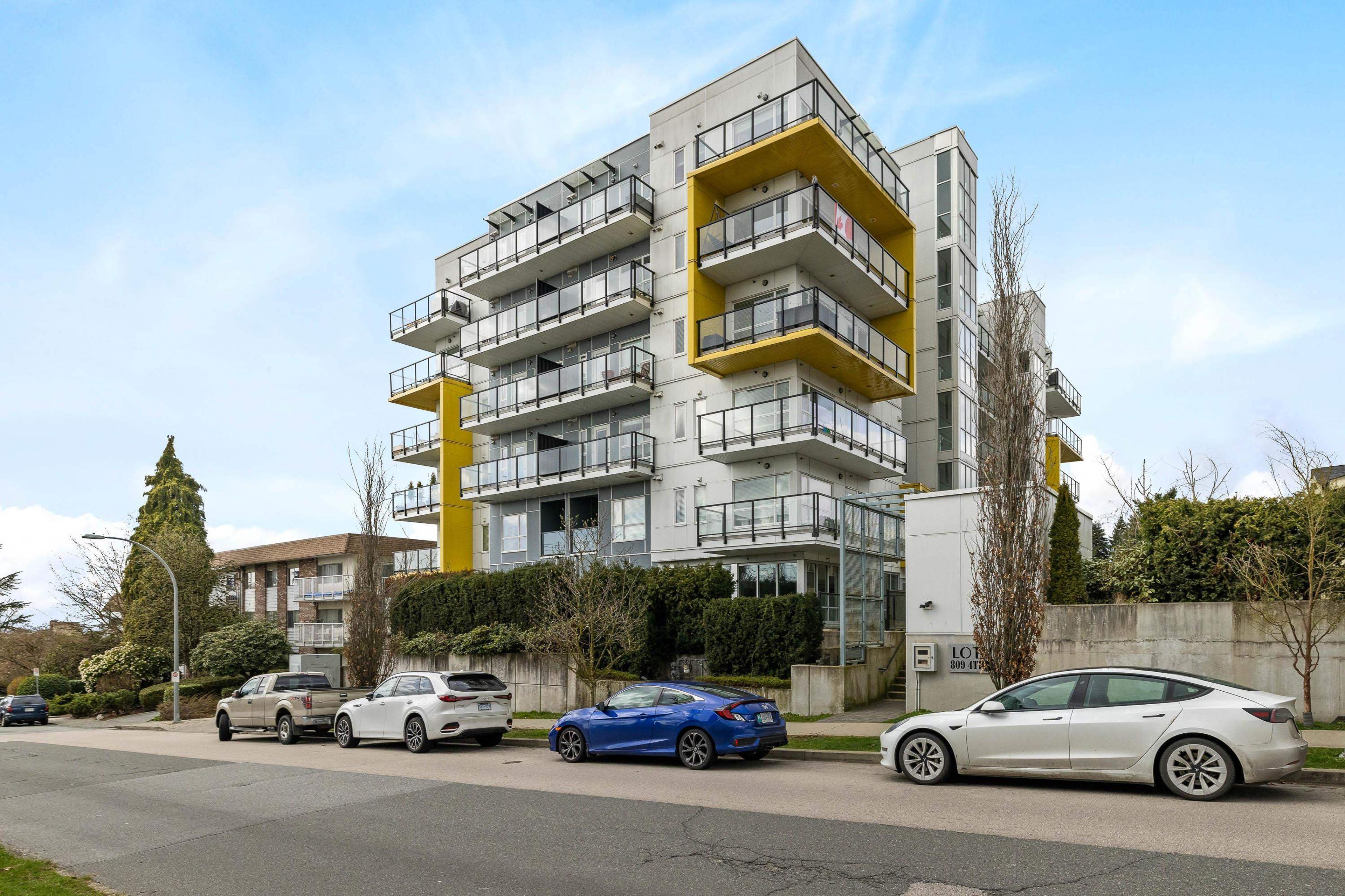 408 Eighth Street, New Westminster - Exteriors - Photo 1