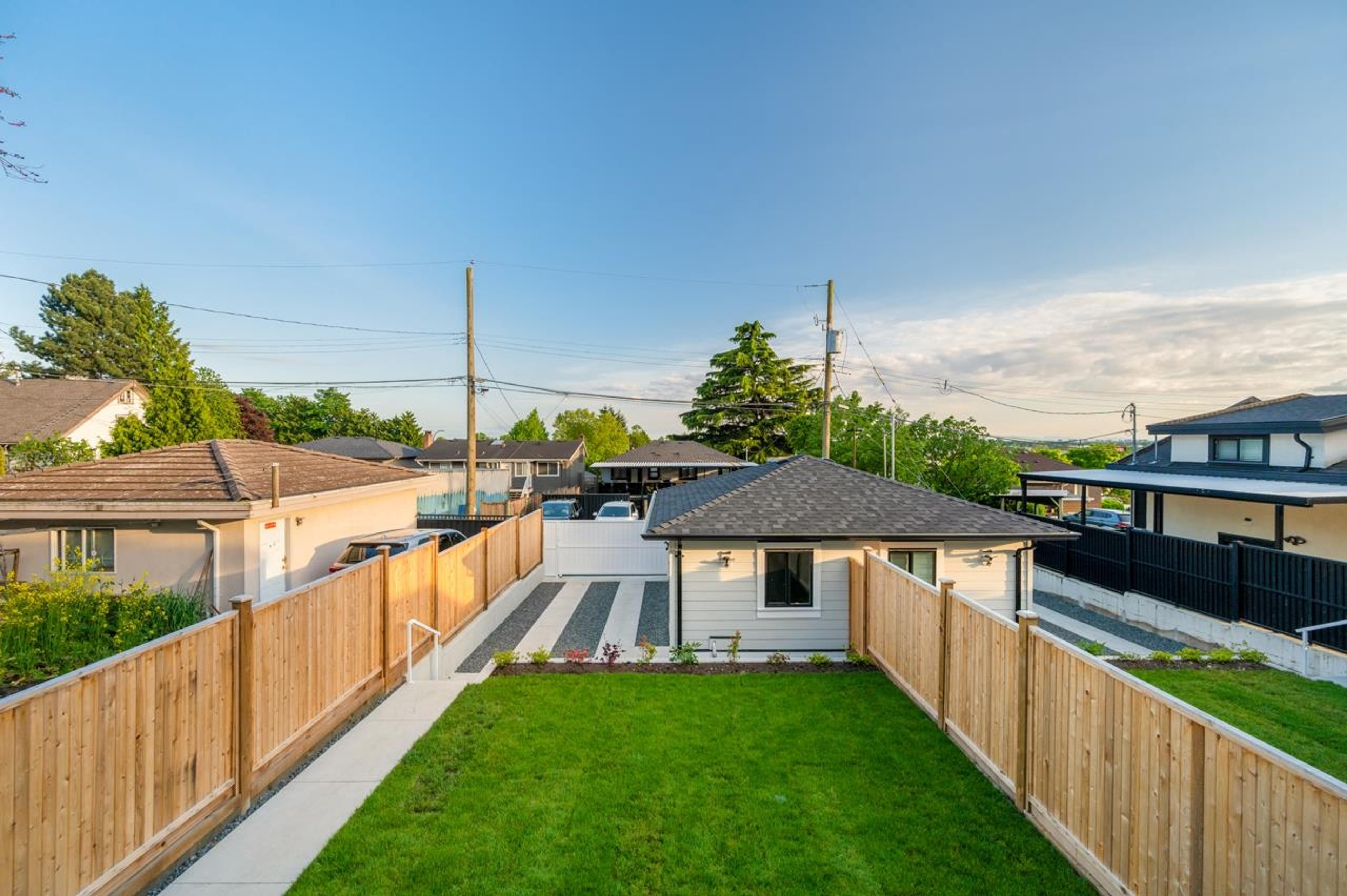 1724 E 64th Avenue, Vancouver - Exteriors - Photo 2