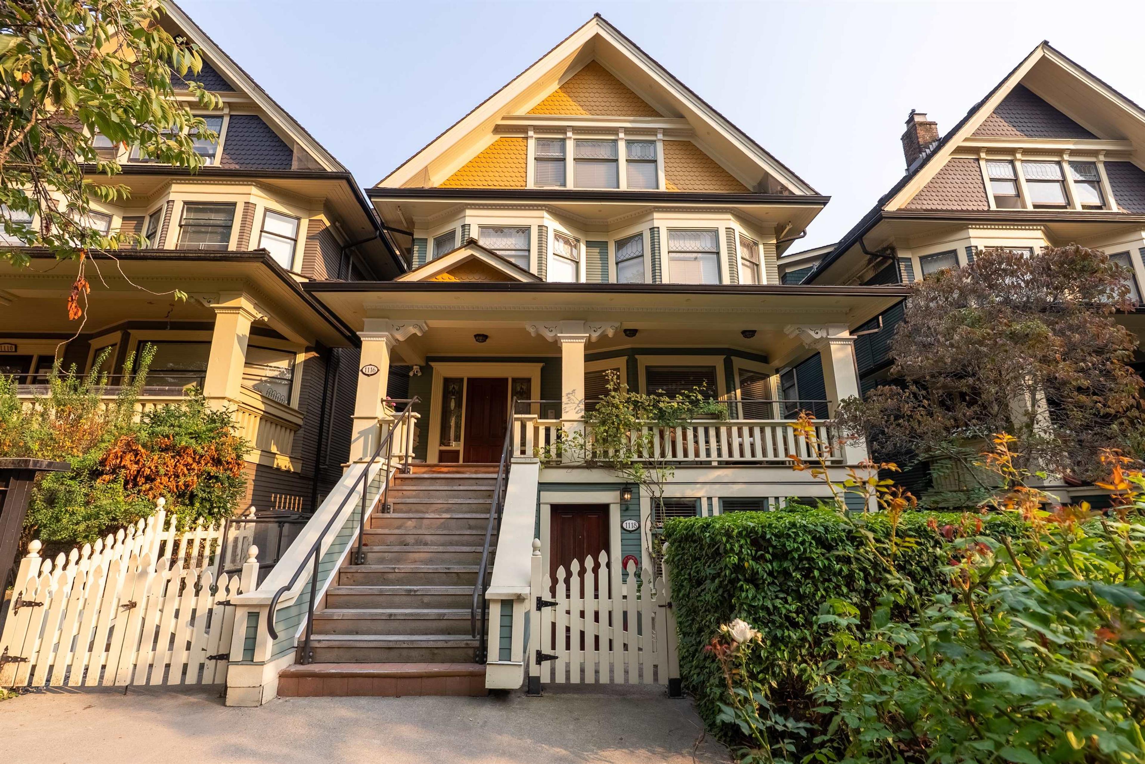 1116 Bute Street, Vancouver - Exteriors - Full Complex View - Photo 3