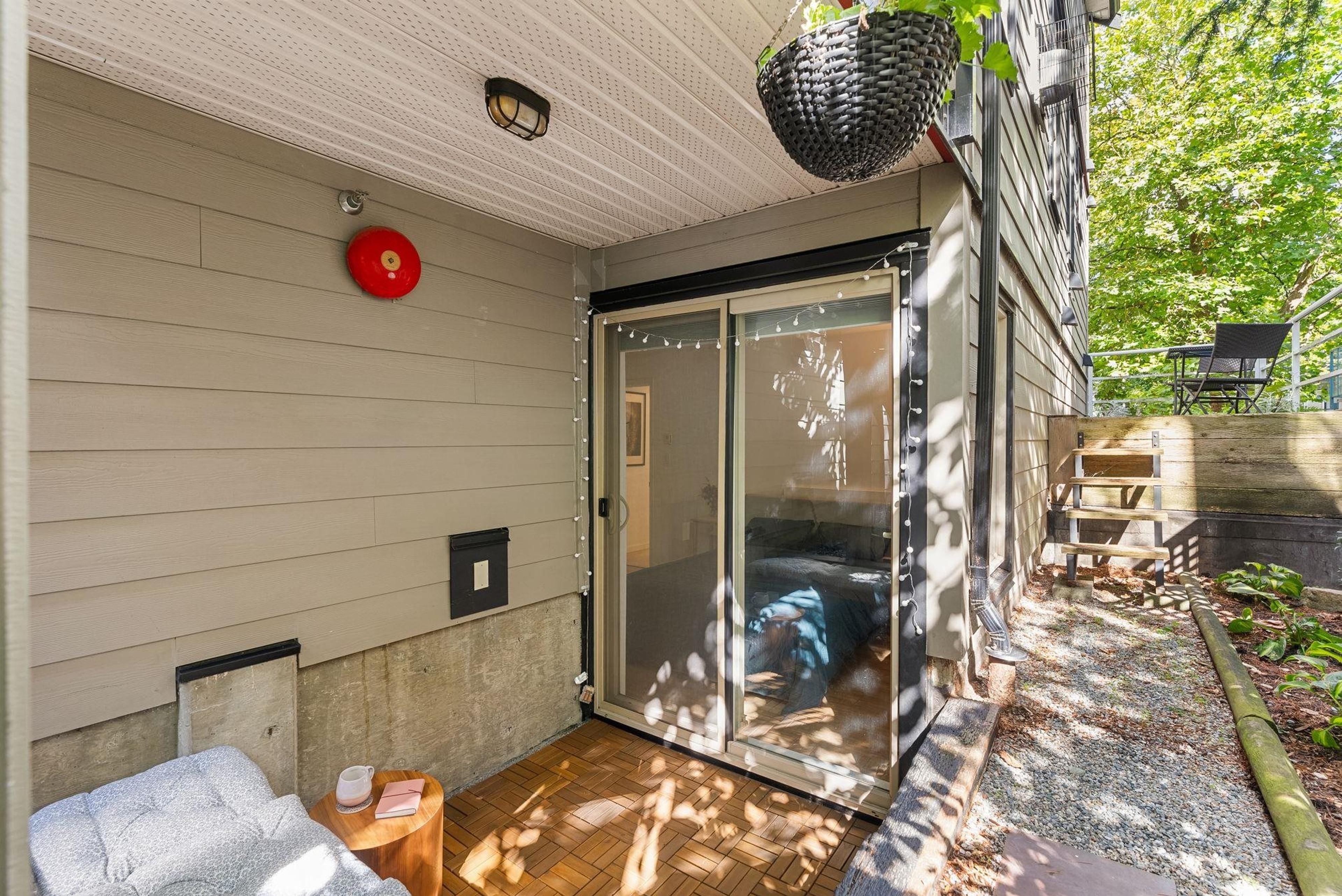 755 W 15th Avenue, Vancouver - Exteriors - Photo 1
