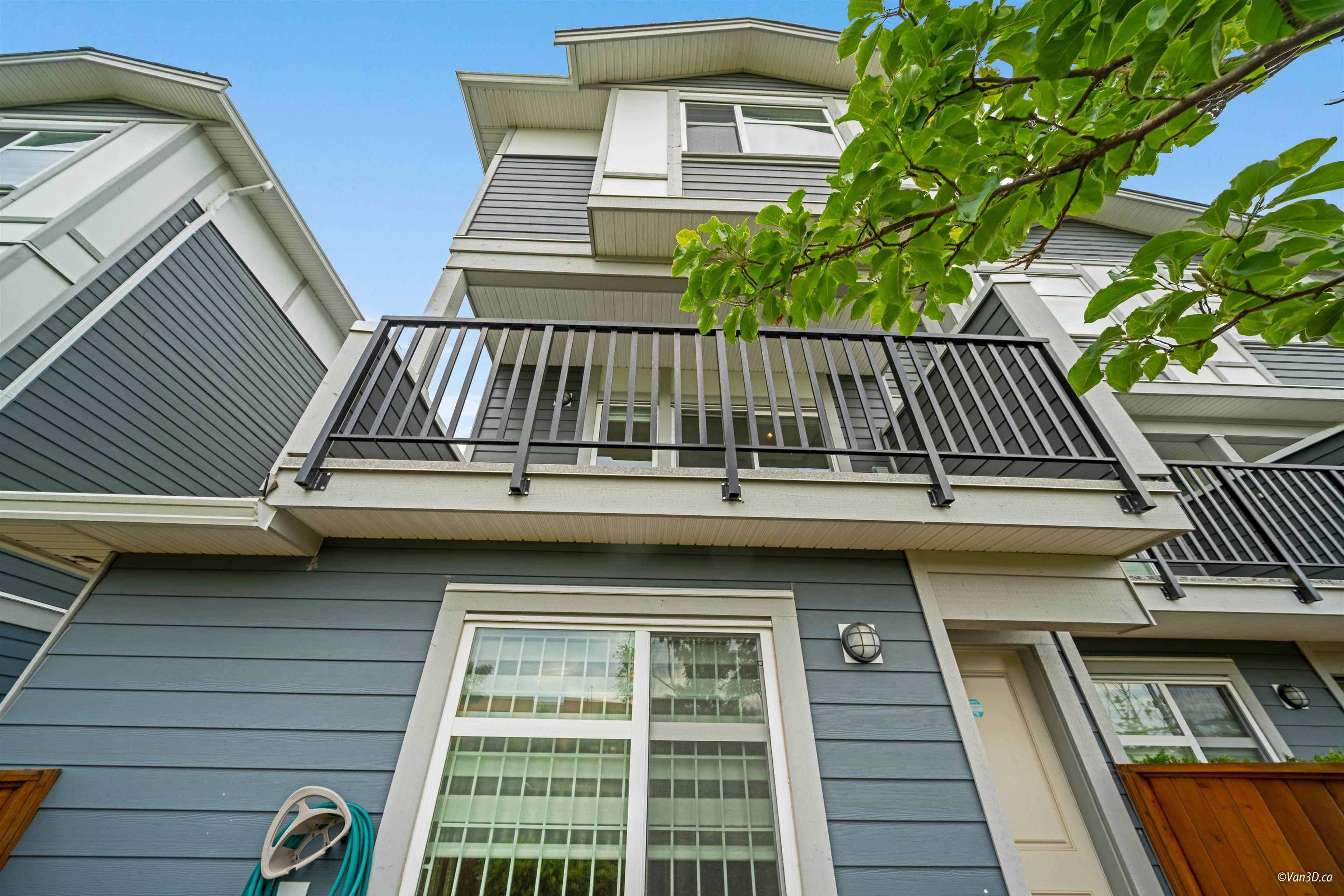 9560 Alexandra Road, Richmond - Exteriors - Photo 5