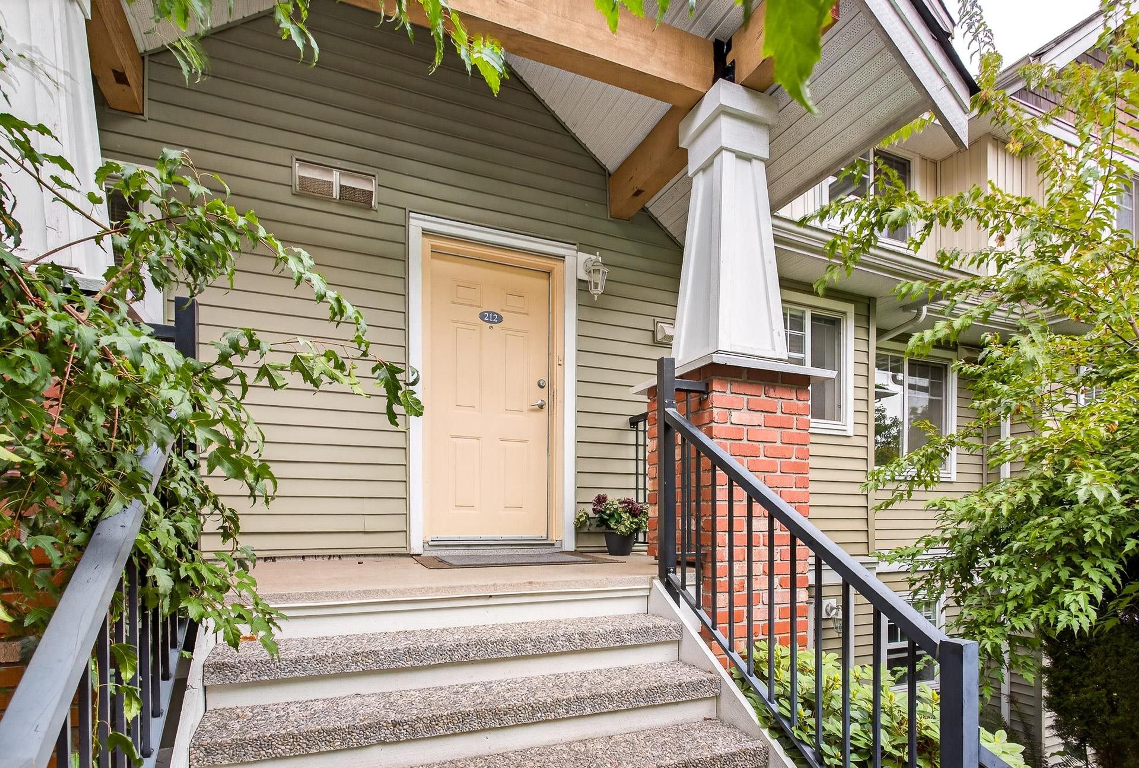 1567 Grant Avenue, Port Coquitlam - Exteriors - Photo 2