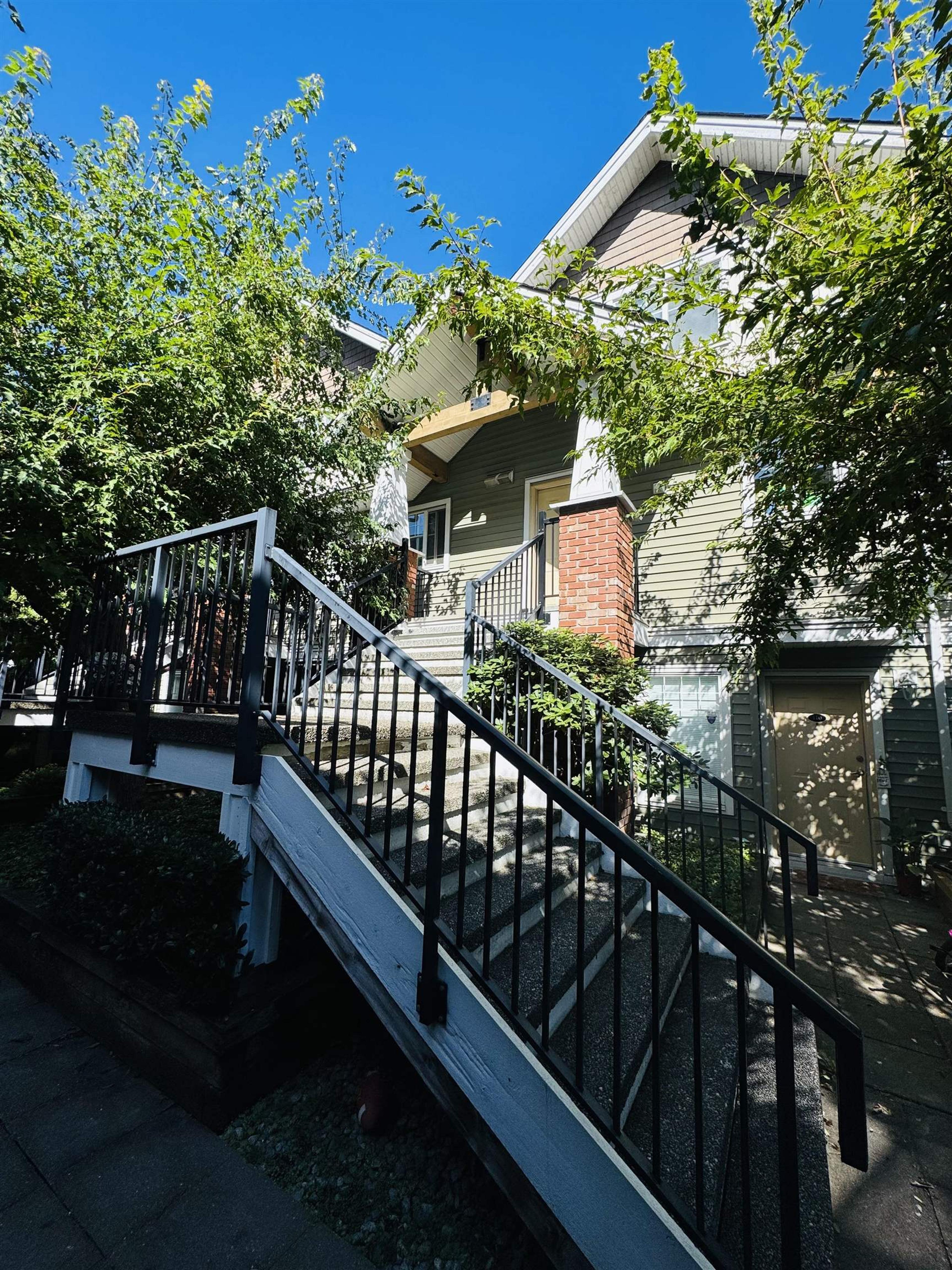 1567 Grant Avenue, Port Coquitlam - Exteriors - Photo 3