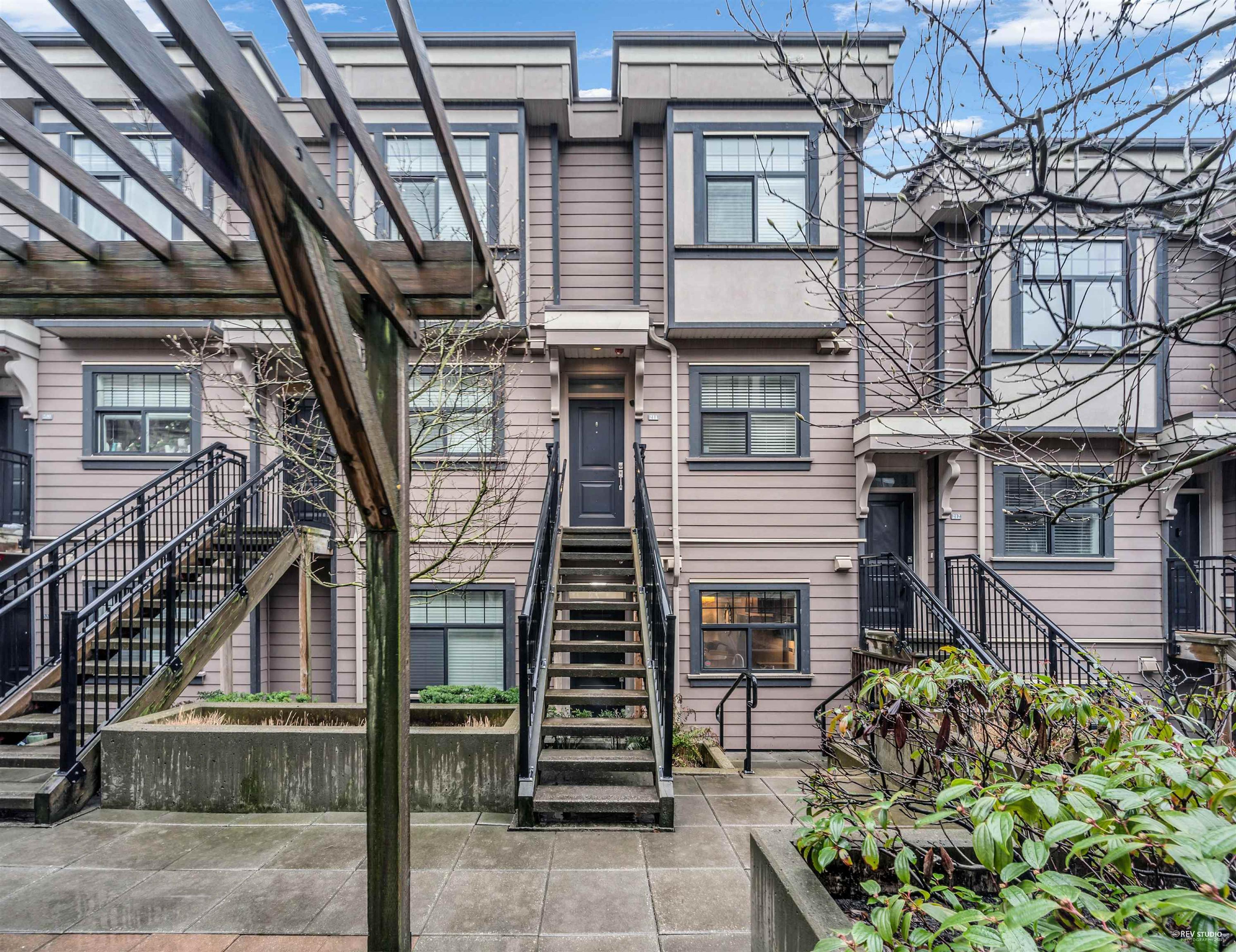 828 Royal Avenue, New Westminster - Exteriors - Photo 3