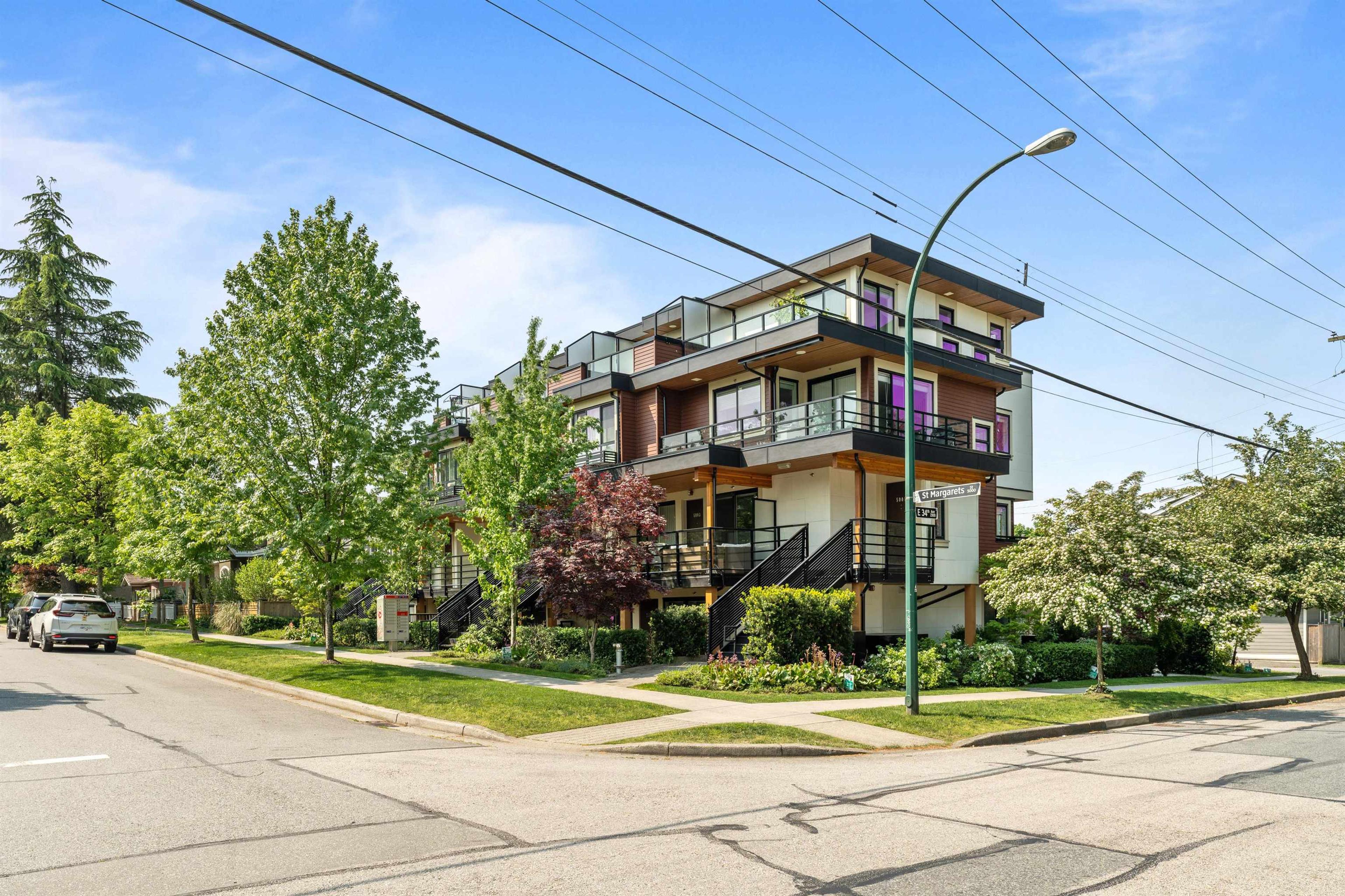 2388 E 34th Avenue, Vancouver - Exteriors - Photo 2