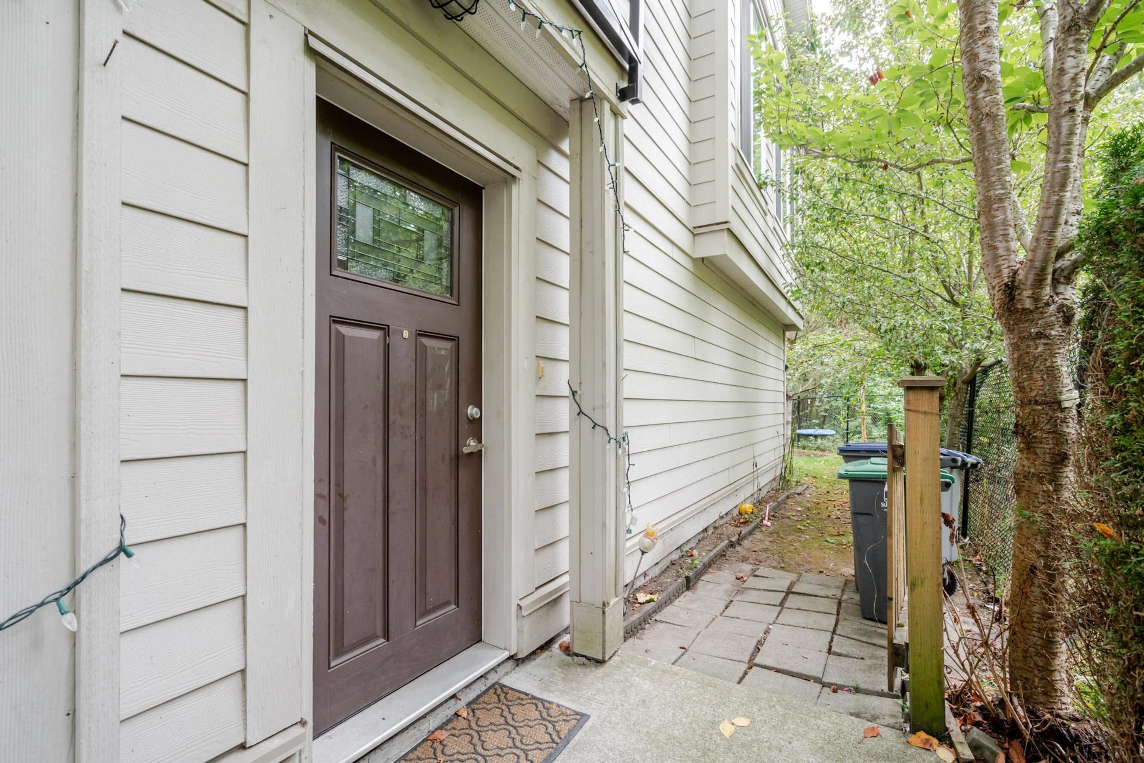 15399 Guildford Drive, Surrey - Exteriors - Photo 4