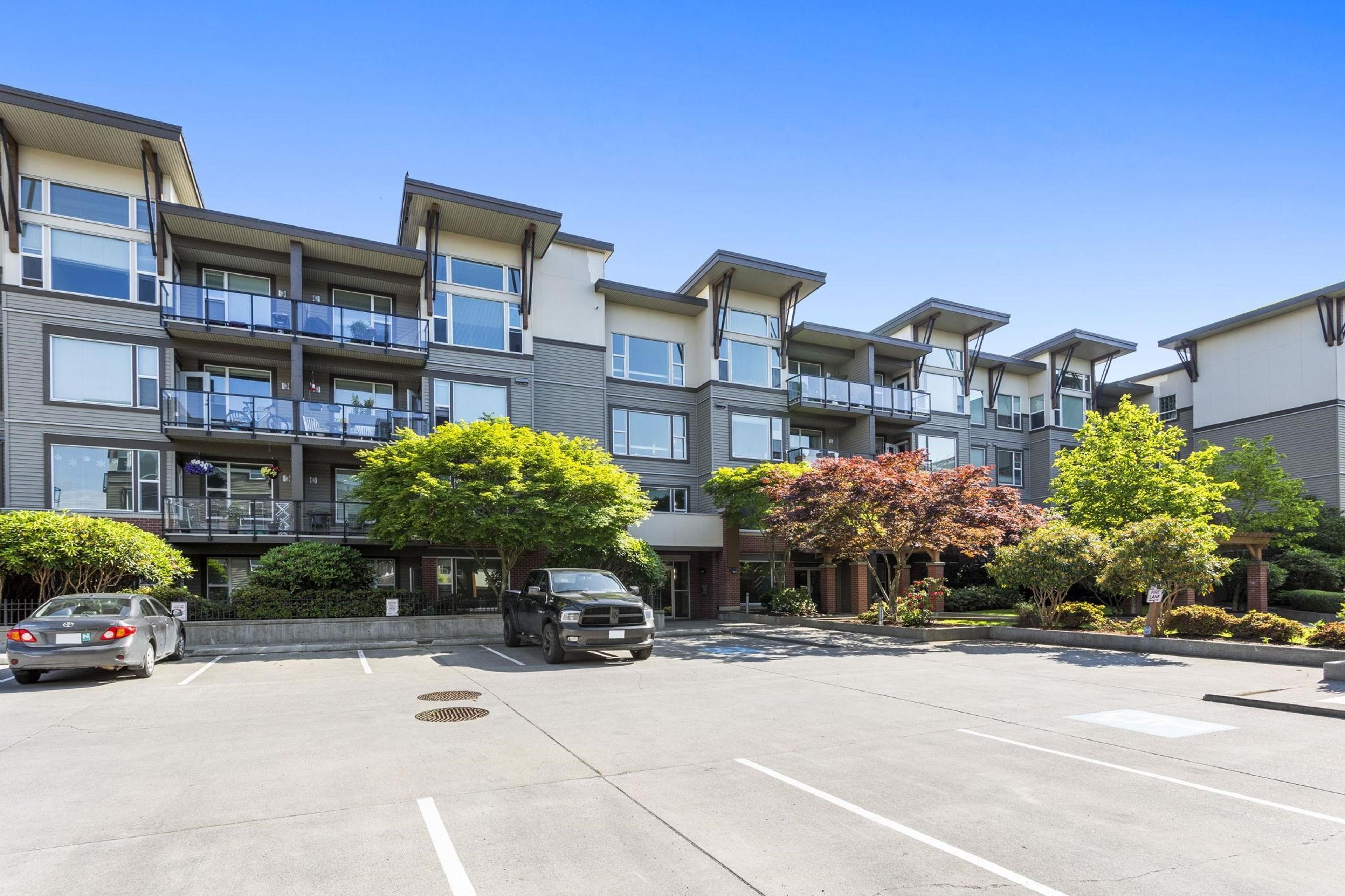 33539 Holland Avenue, Abbotsford - Exteriors - Photo 1