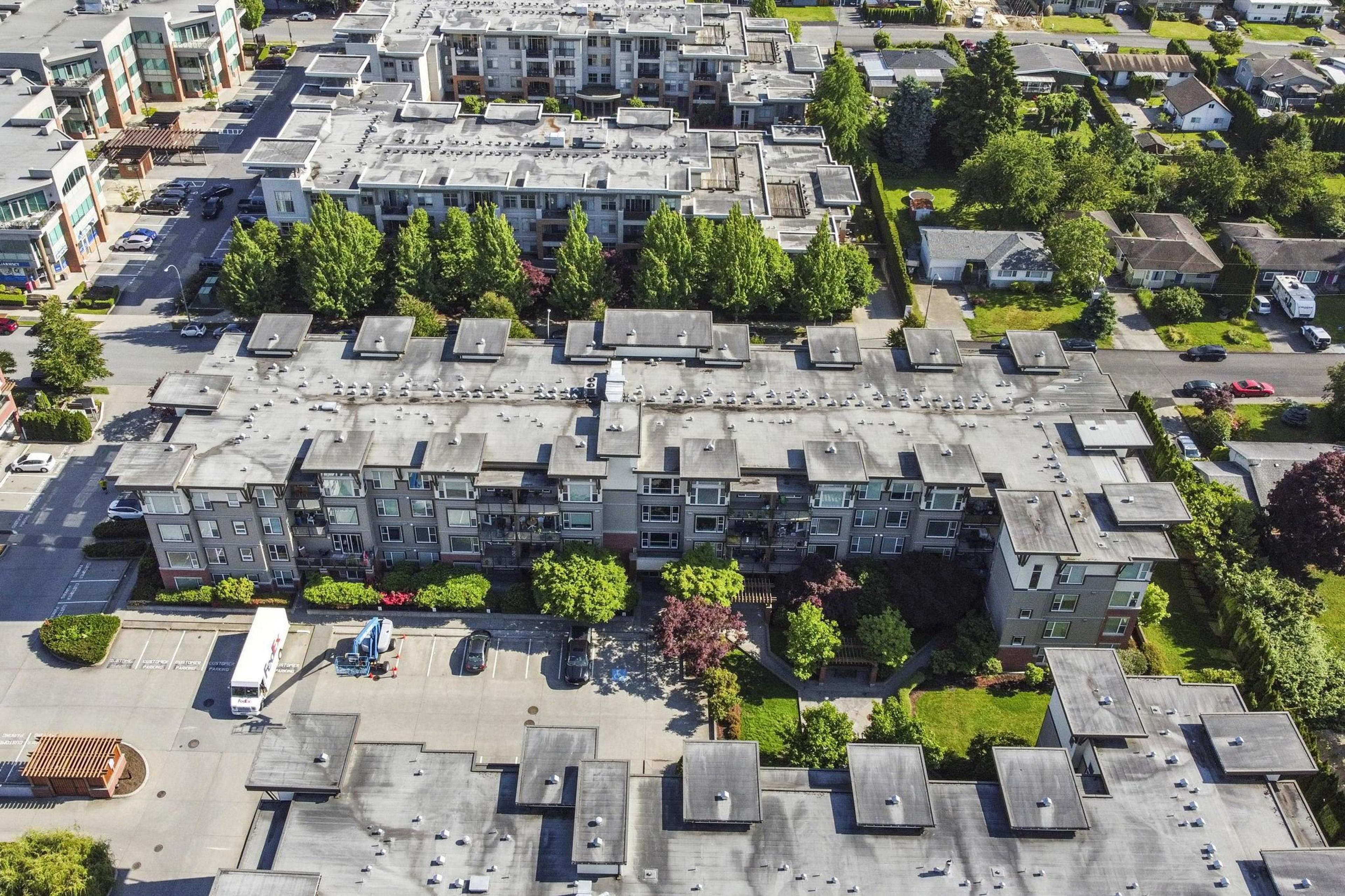 33539 Holland Avenue, Abbotsford - Exteriors - Full Complex View, Drone/Aerial View - Photo 6