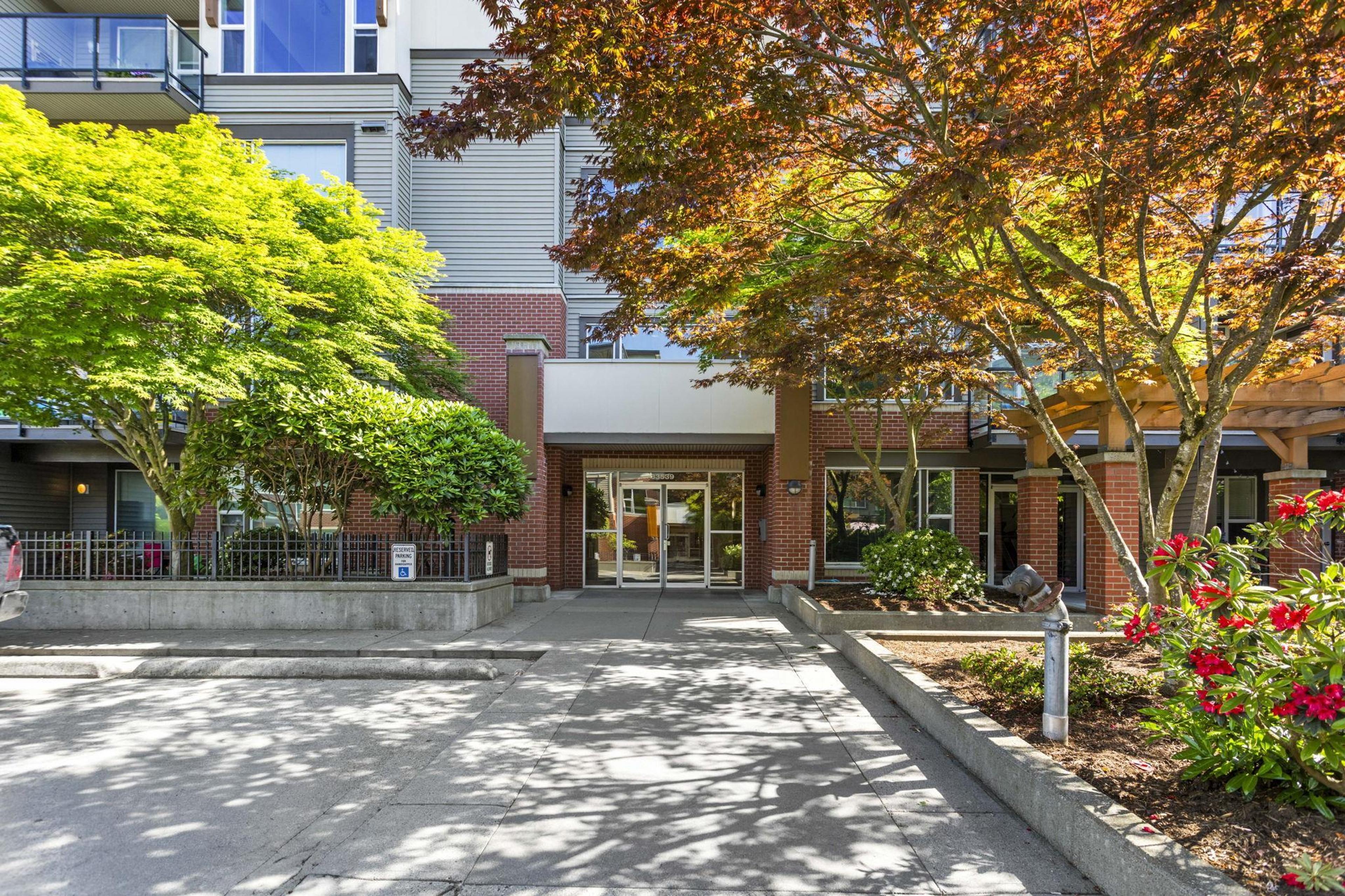 33539 Holland Avenue, Abbotsford - Exteriors - Photo 7