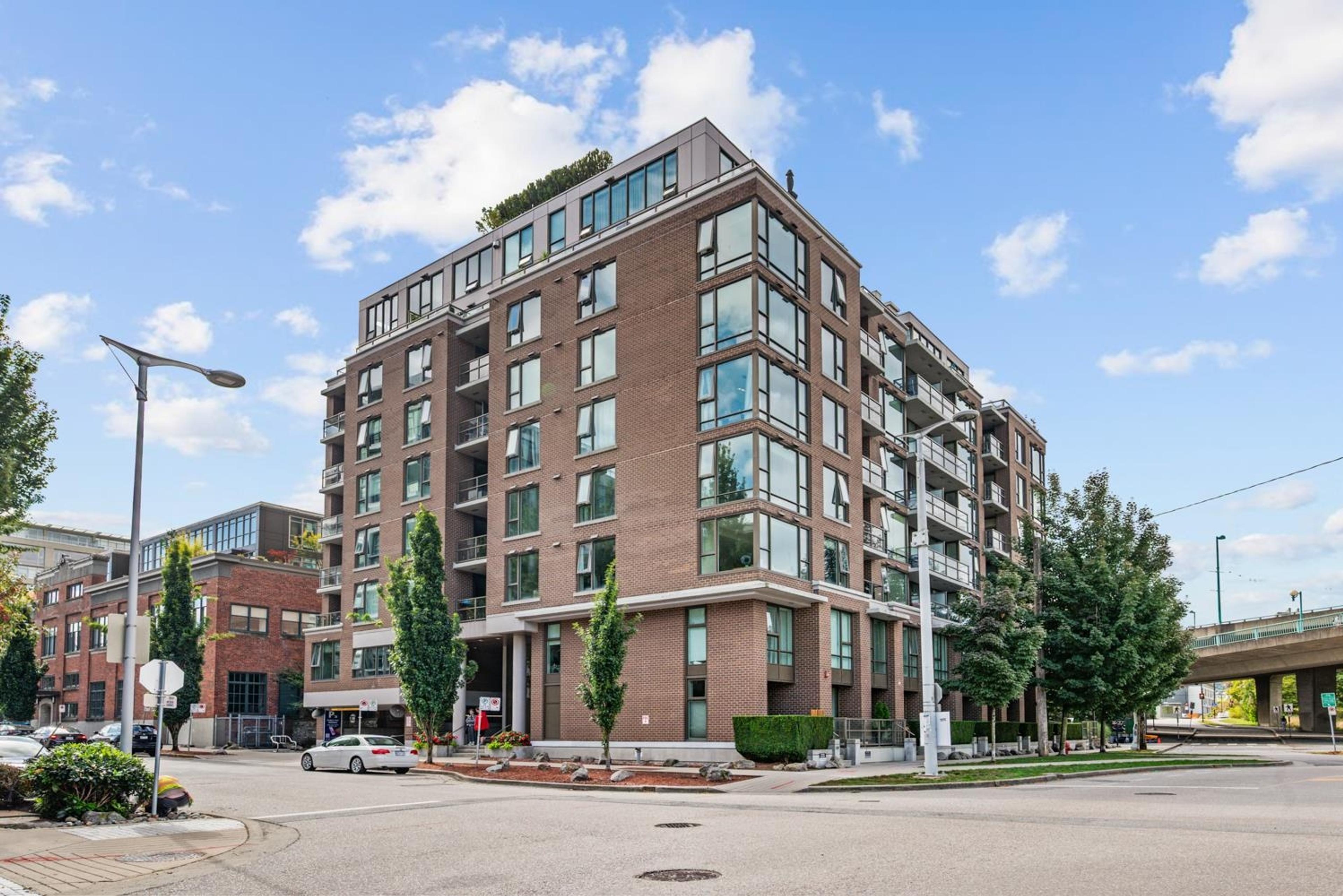 429 W 2nd Avenue, Vancouver - Exteriors - Photo 2