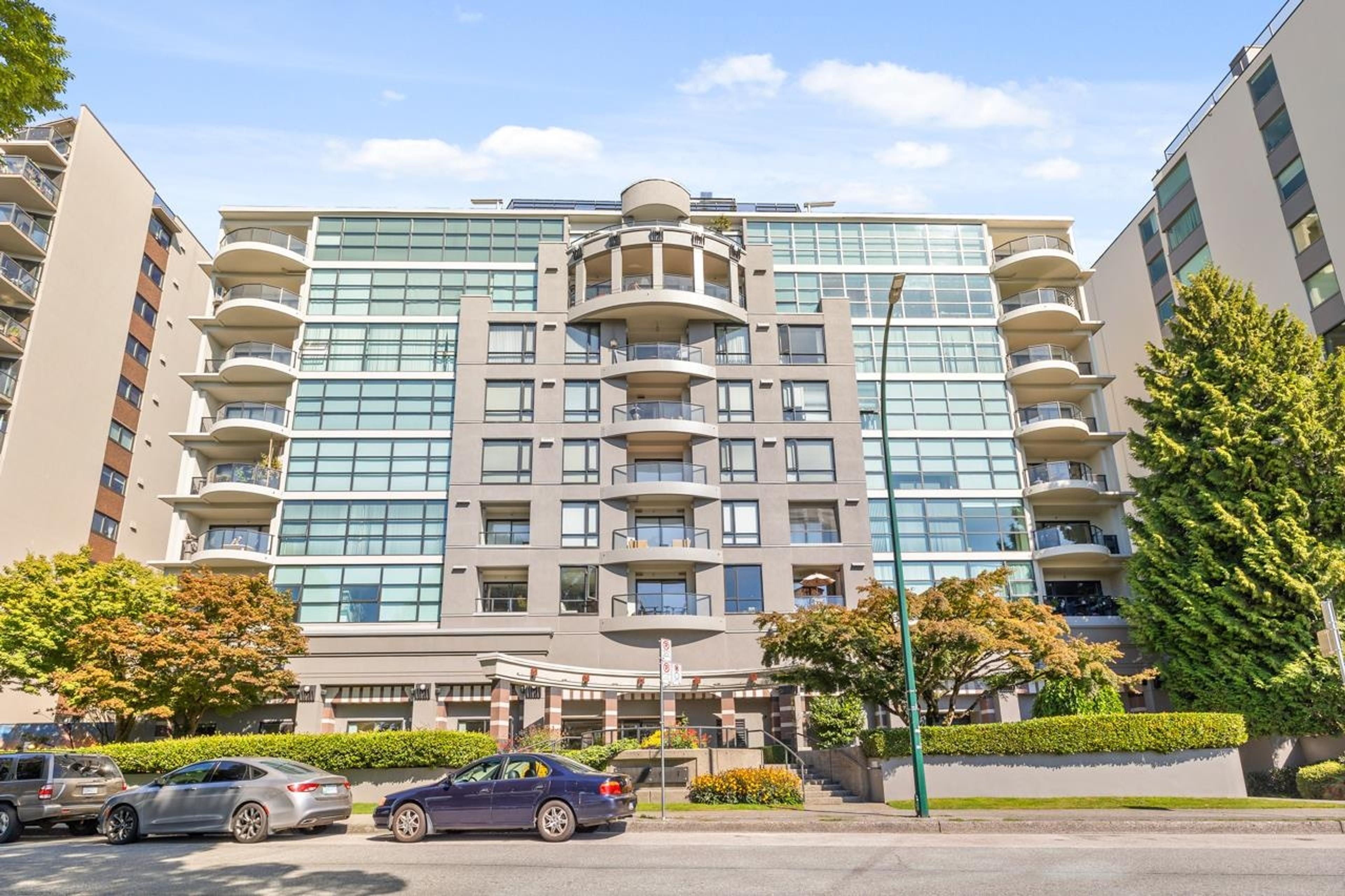 1233 Beach Avenue, Vancouver - Exteriors - Full Complex View - Photo 1