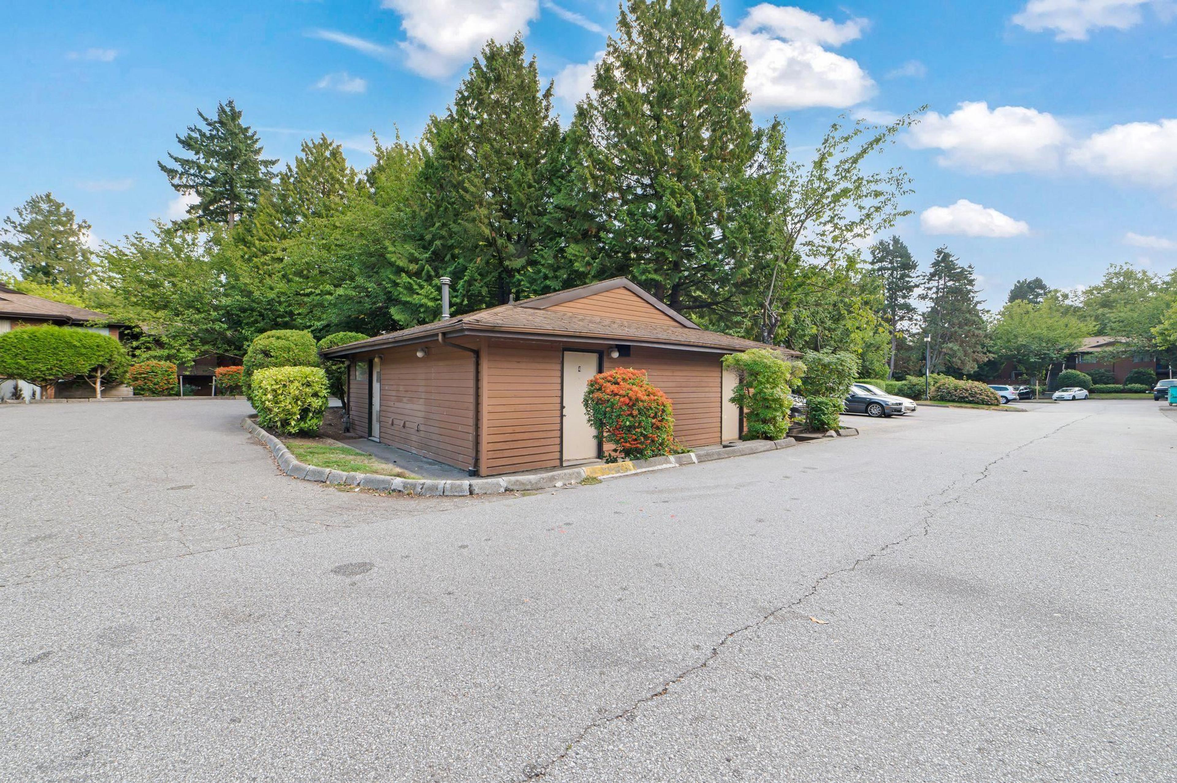 10620 150 Street, Surrey - Exteriors - Photo 7