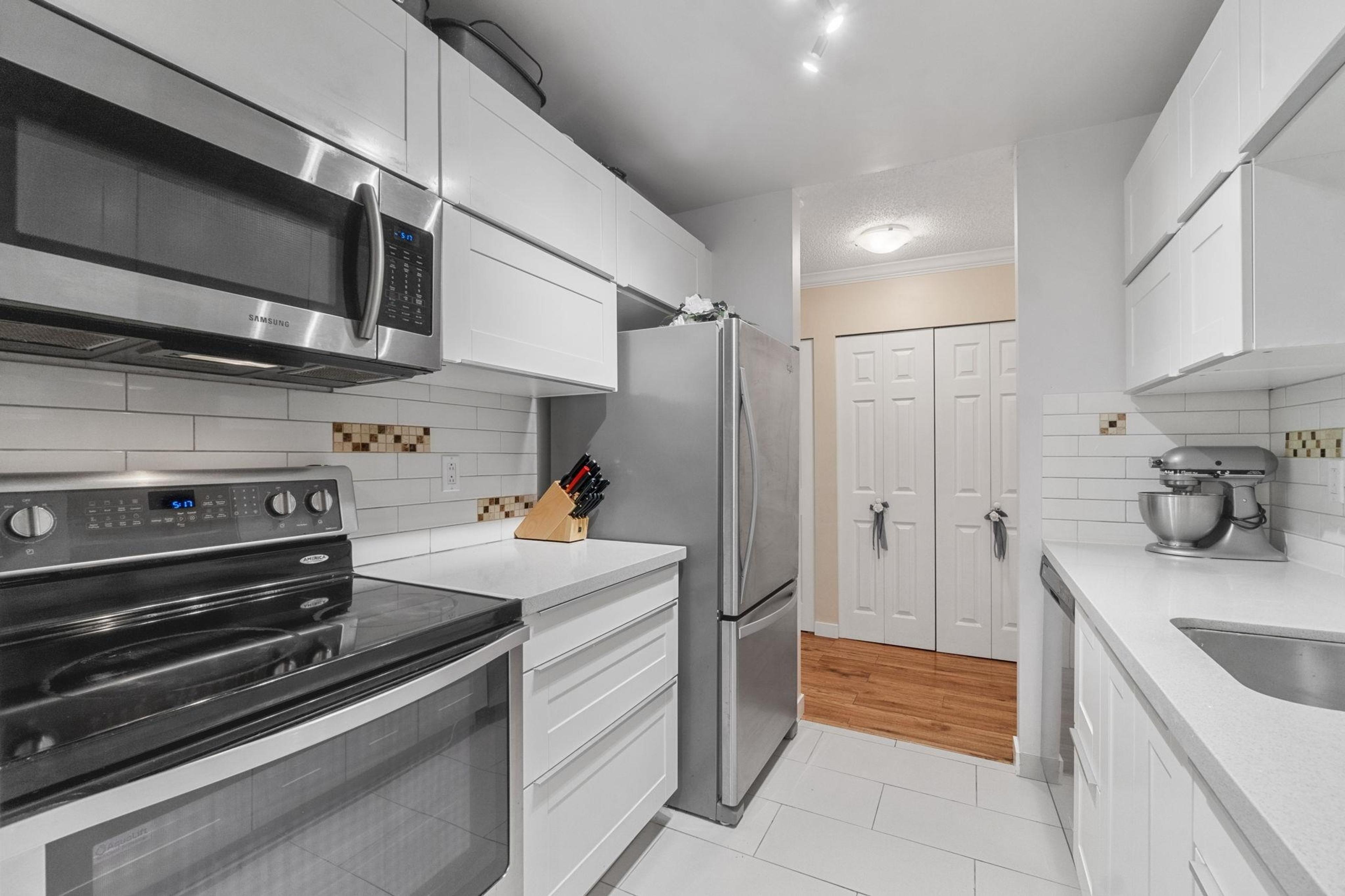 7451 Minoru Boulevard, Richmond - Exteriors - Photo 1