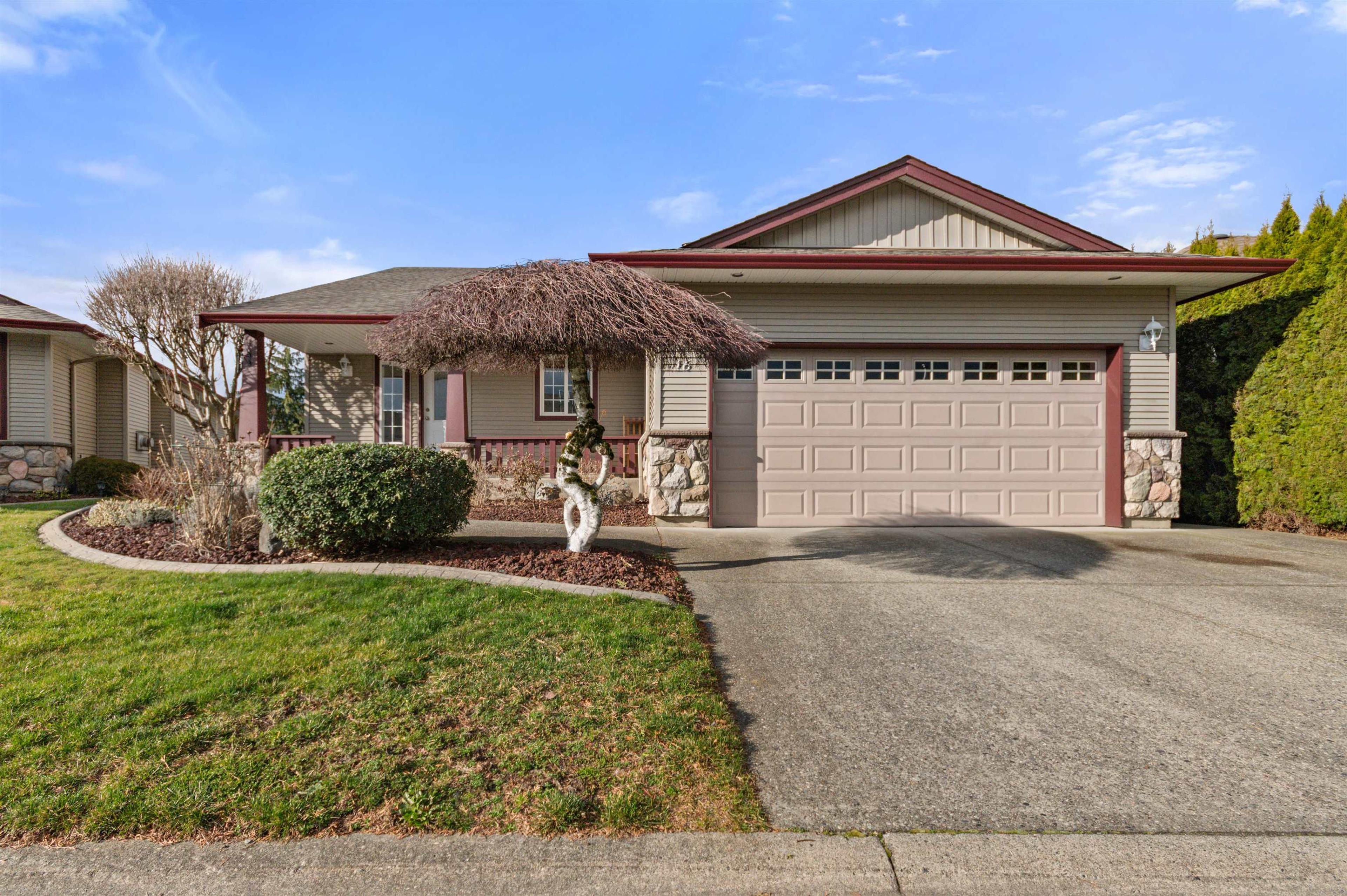 7330 Elm Road, Agassiz - Exteriors - Photo 2