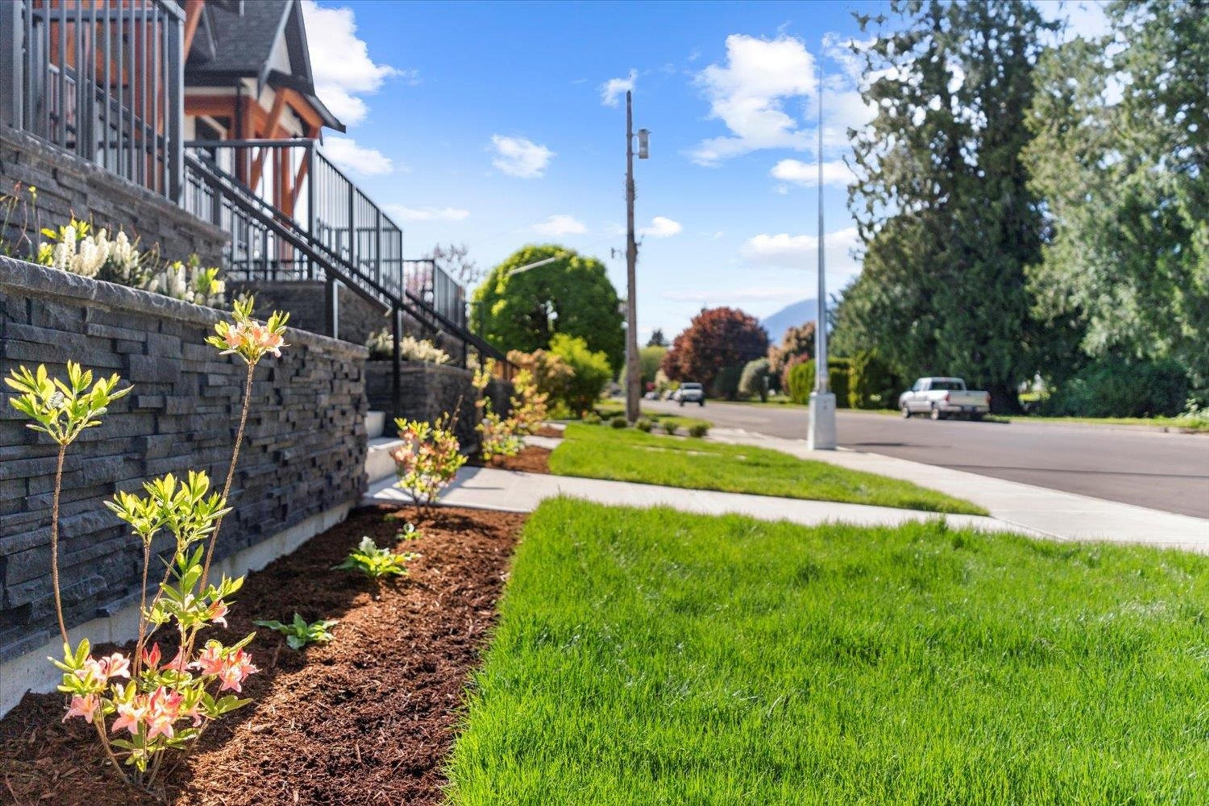 46106 Riverside Drive, Chilliwack - Exteriors - Photo 2