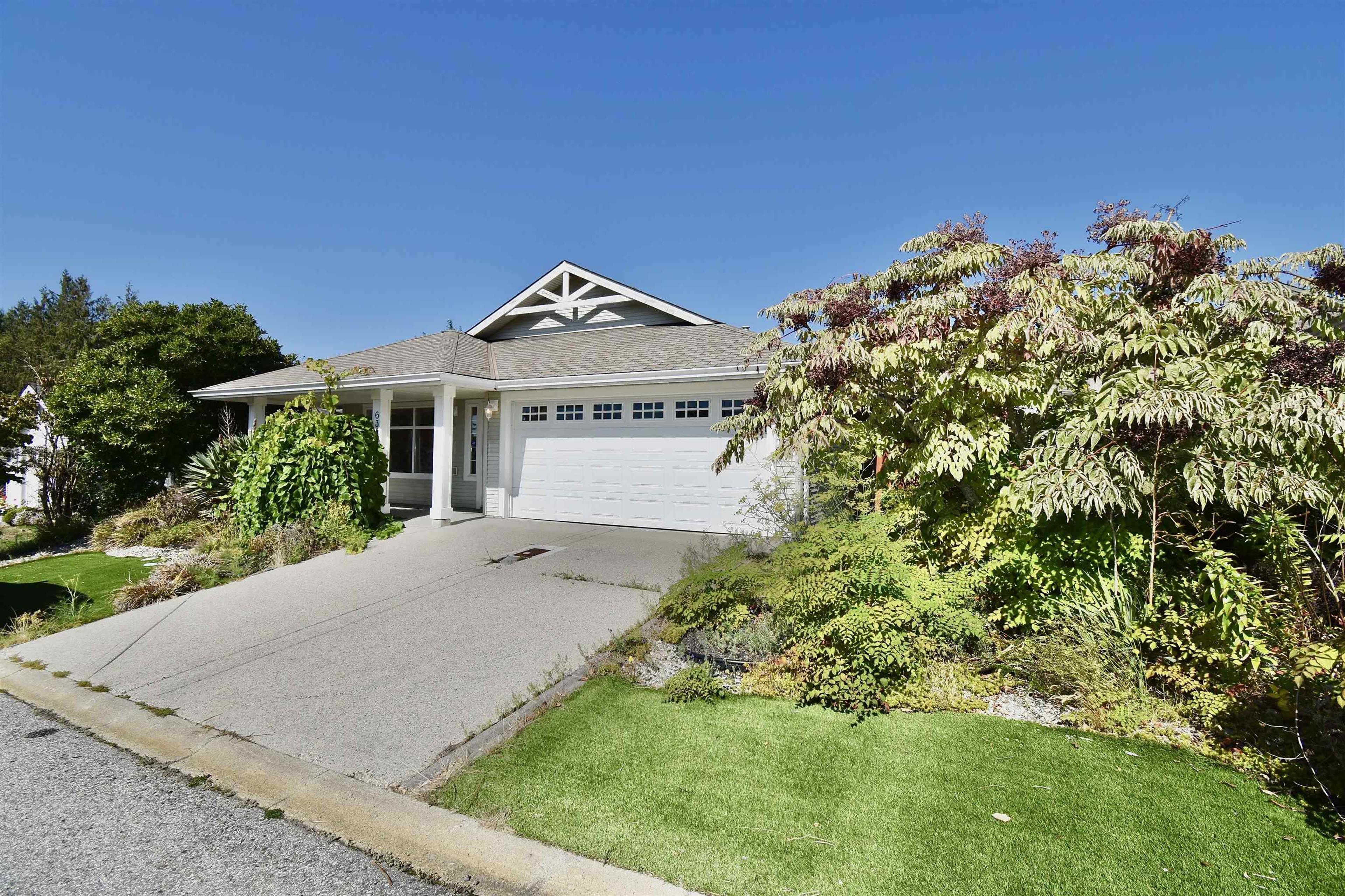 6371 Williams Place, Sechelt - Exteriors - Photo 1