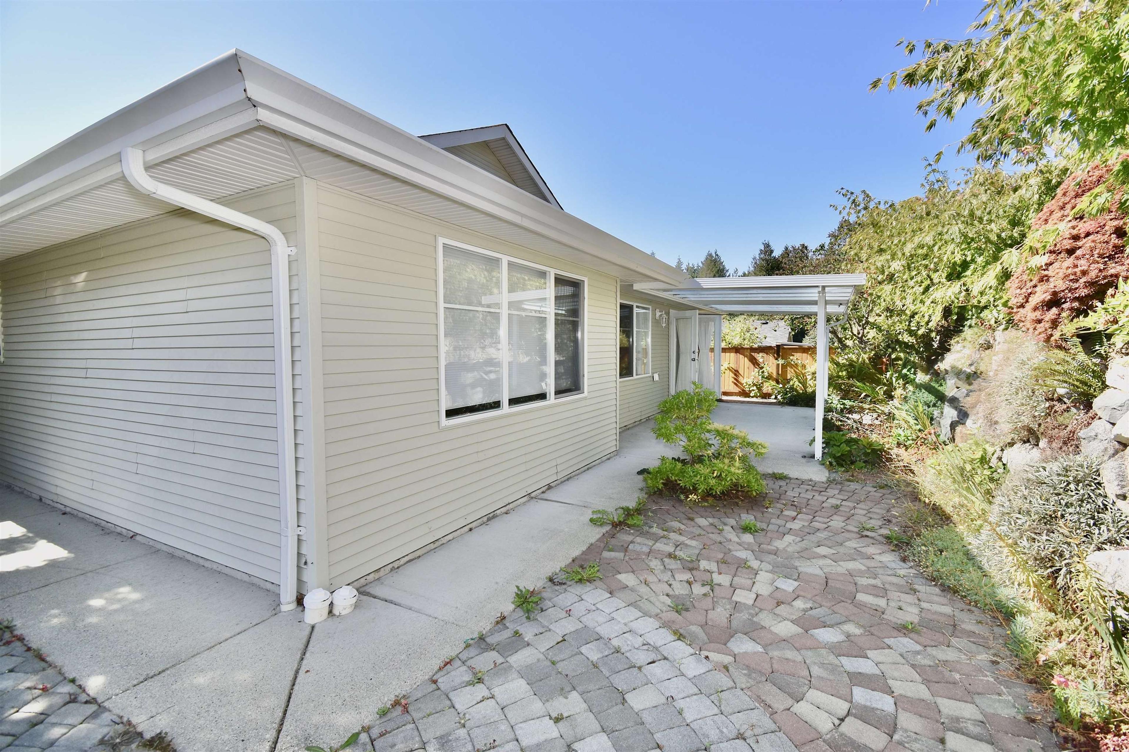 6371 Williams Place, Sechelt - Exteriors - Photo 5