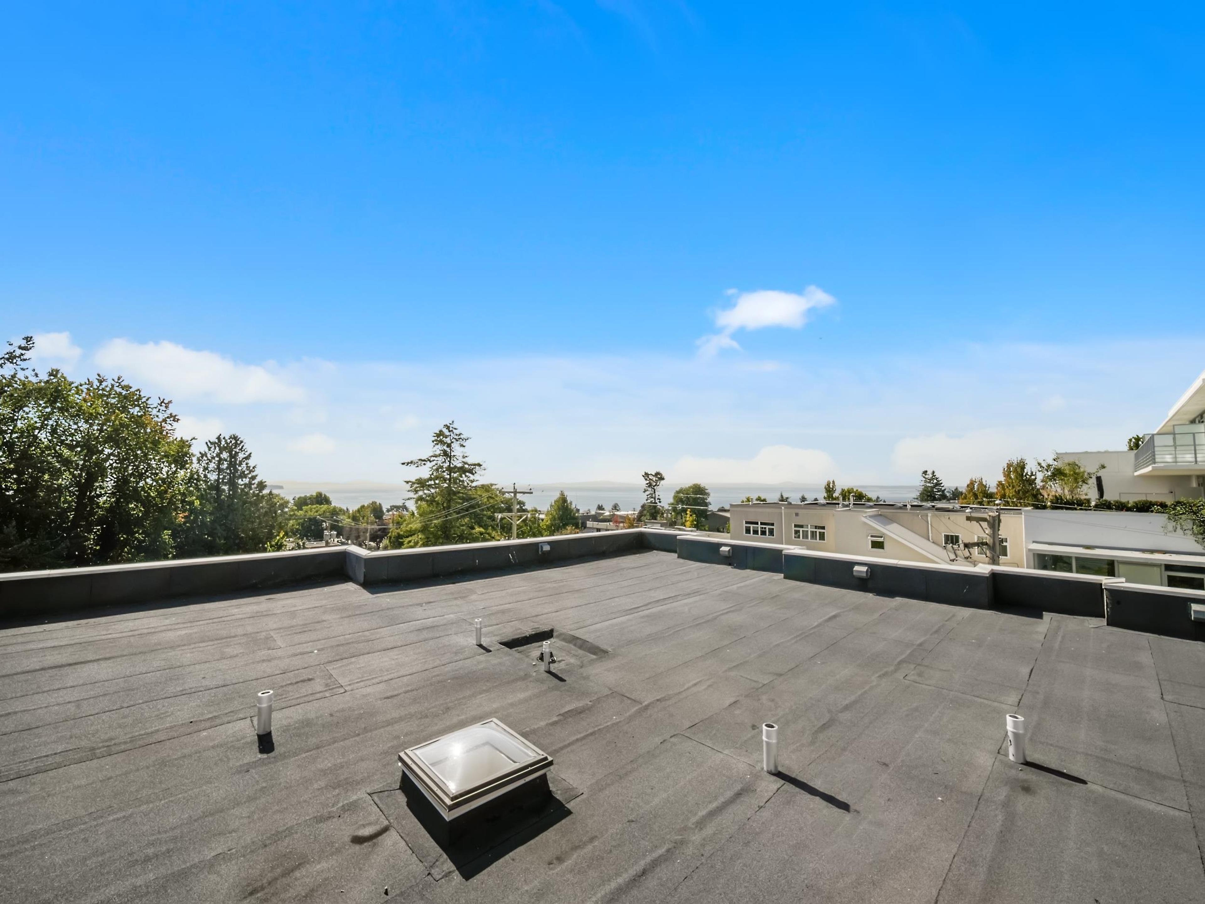 1341 George Street, White Rock - Exteriors - Photo 1