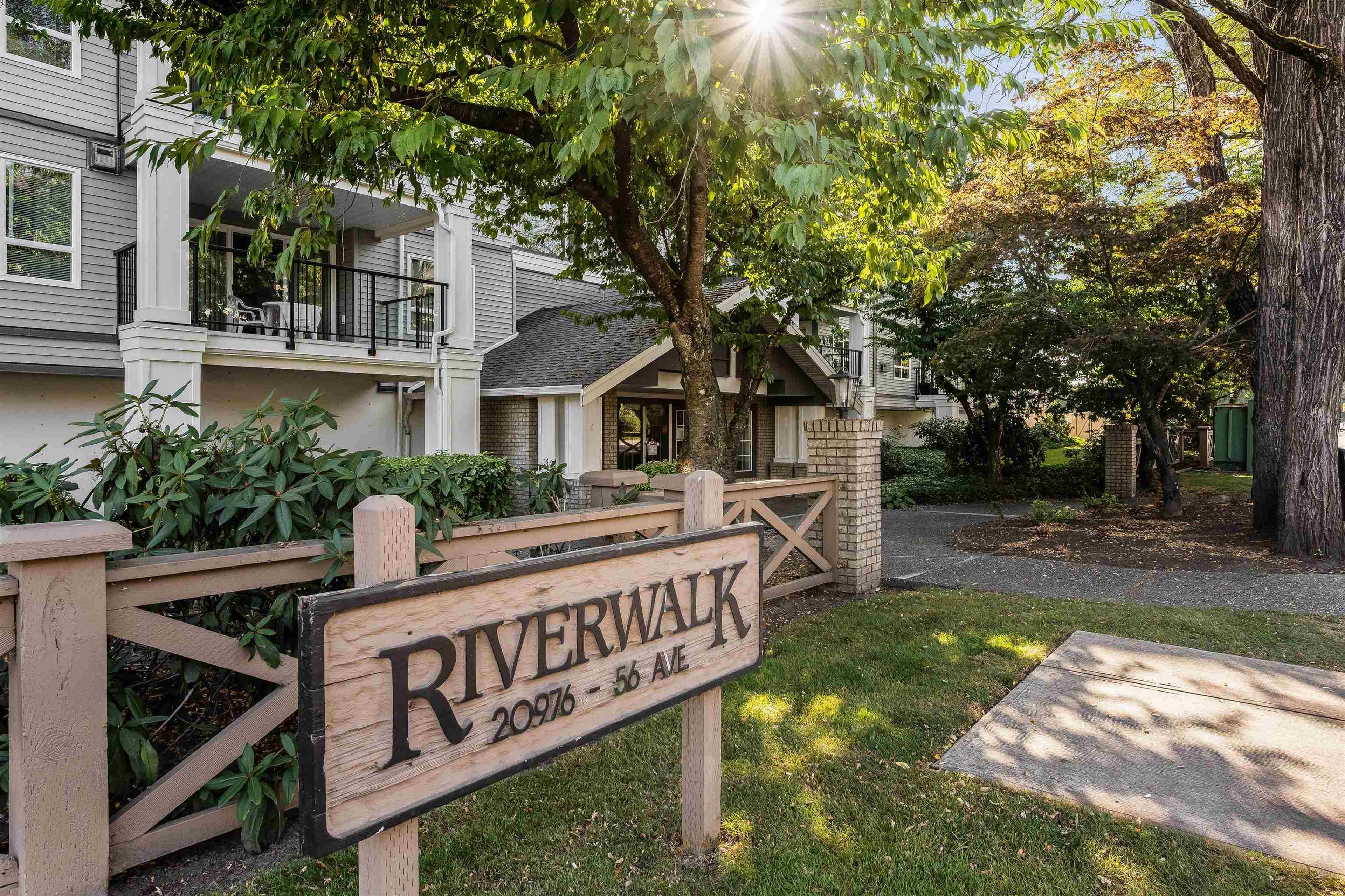 20976 56 Avenue, Langley - Exteriors - Photo 2