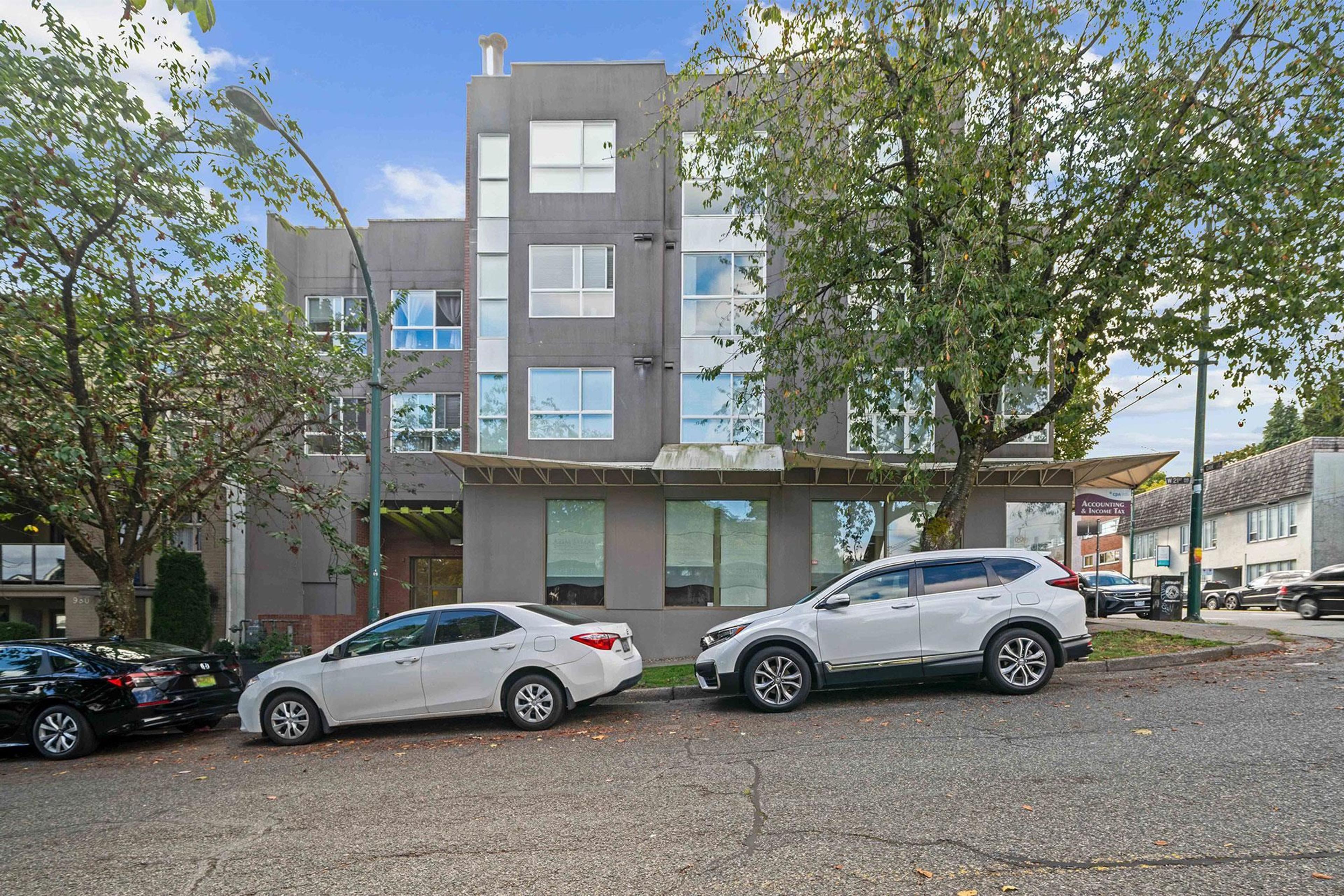 988 W 21st Avenue, Vancouver - Exteriors - Photo 1