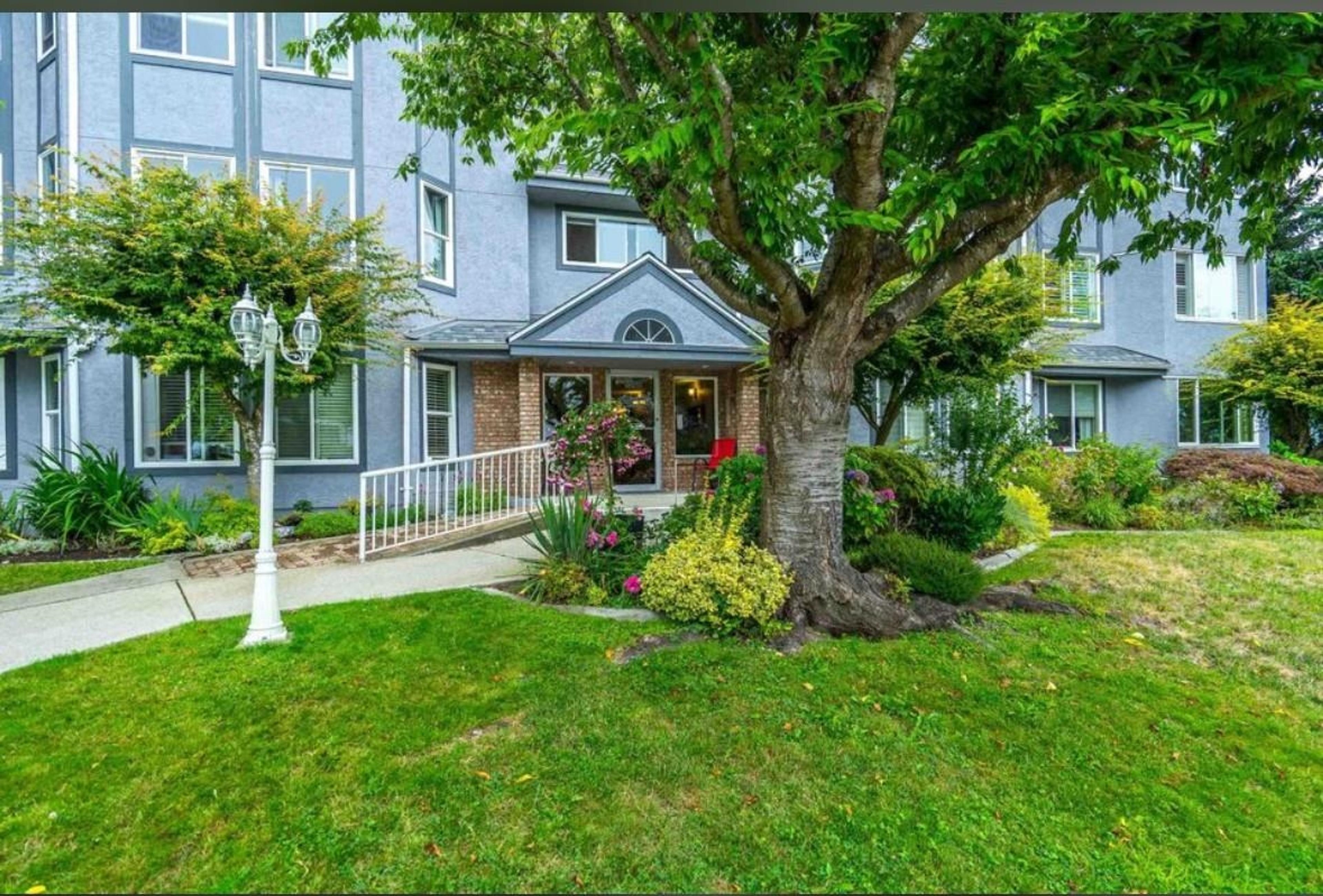 1378 Fir Street, White Rock - Exteriors - Photo 1