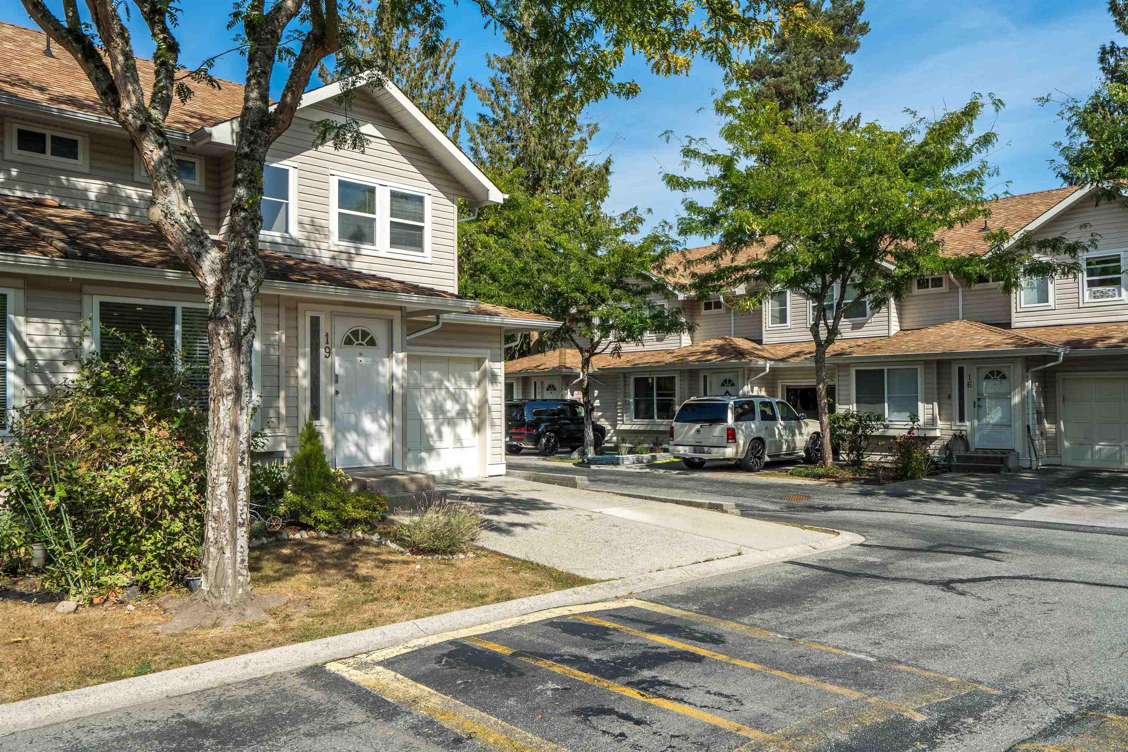 11870 232 Street, Maple Ridge - Exteriors - Full Complex View - Photo 2